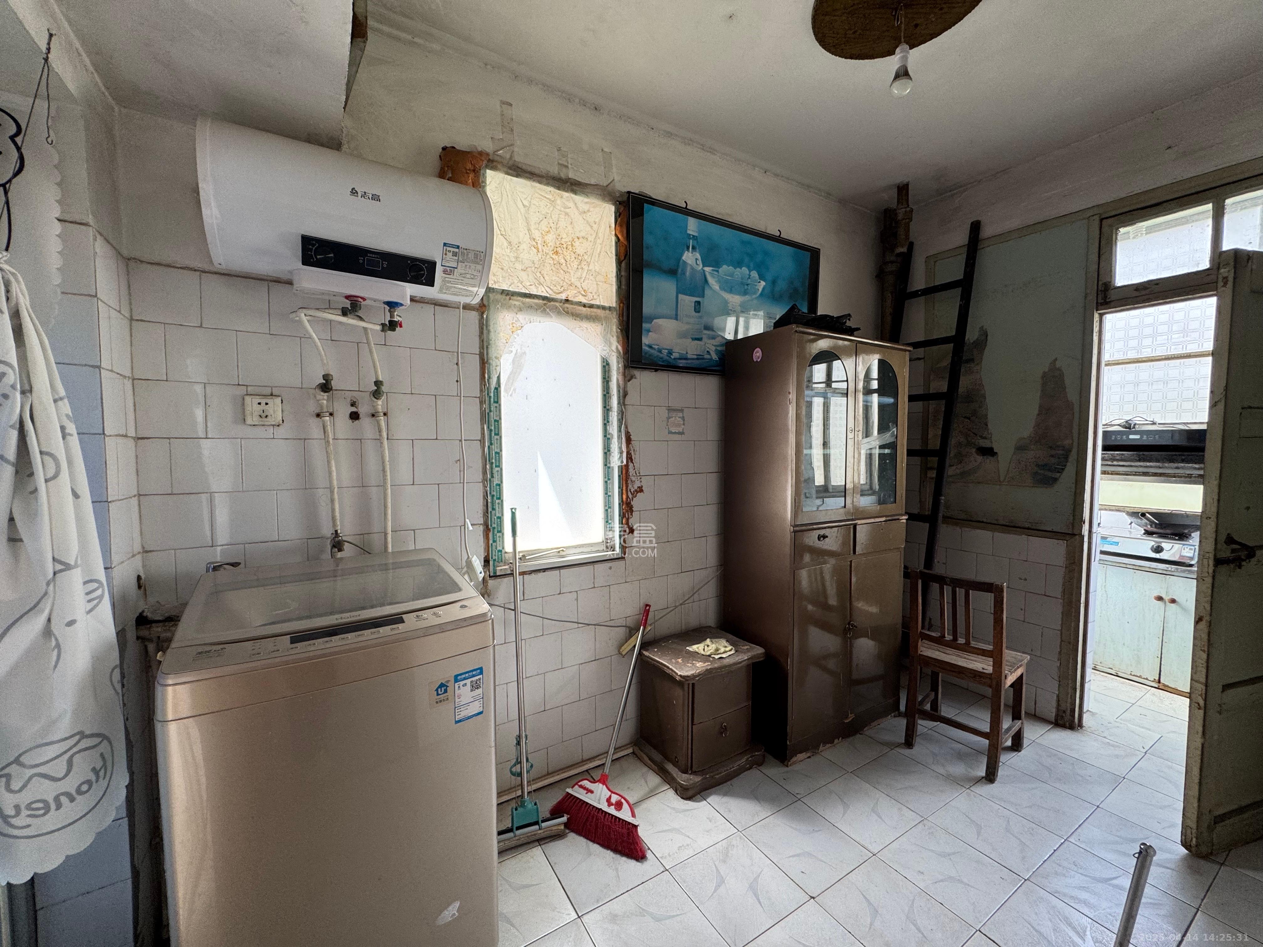 市一医院宿舍 2室1厅1卫 1800.0元/月 市一医院宿舍 2室1厅1卫 1800.0元/月室内图