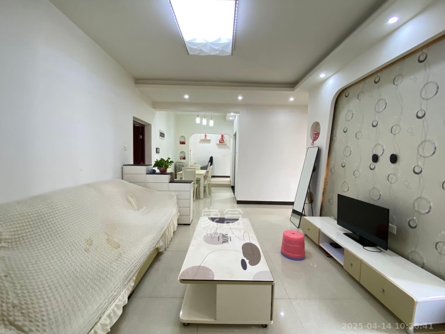 阳光锦城  2室2厅1卫   2700.00元/月室内图