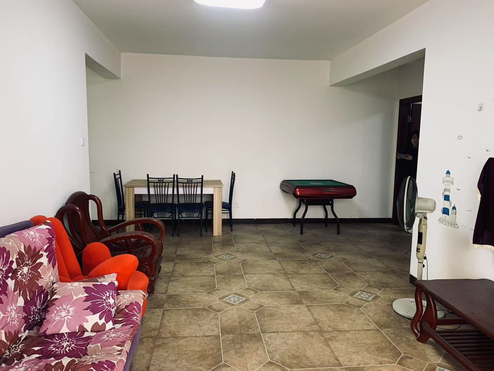 中元湘江翰林  2室2厅1卫    1400.0元/月 中元湘江翰林  2室2厅1卫    1400.0元/月室内图