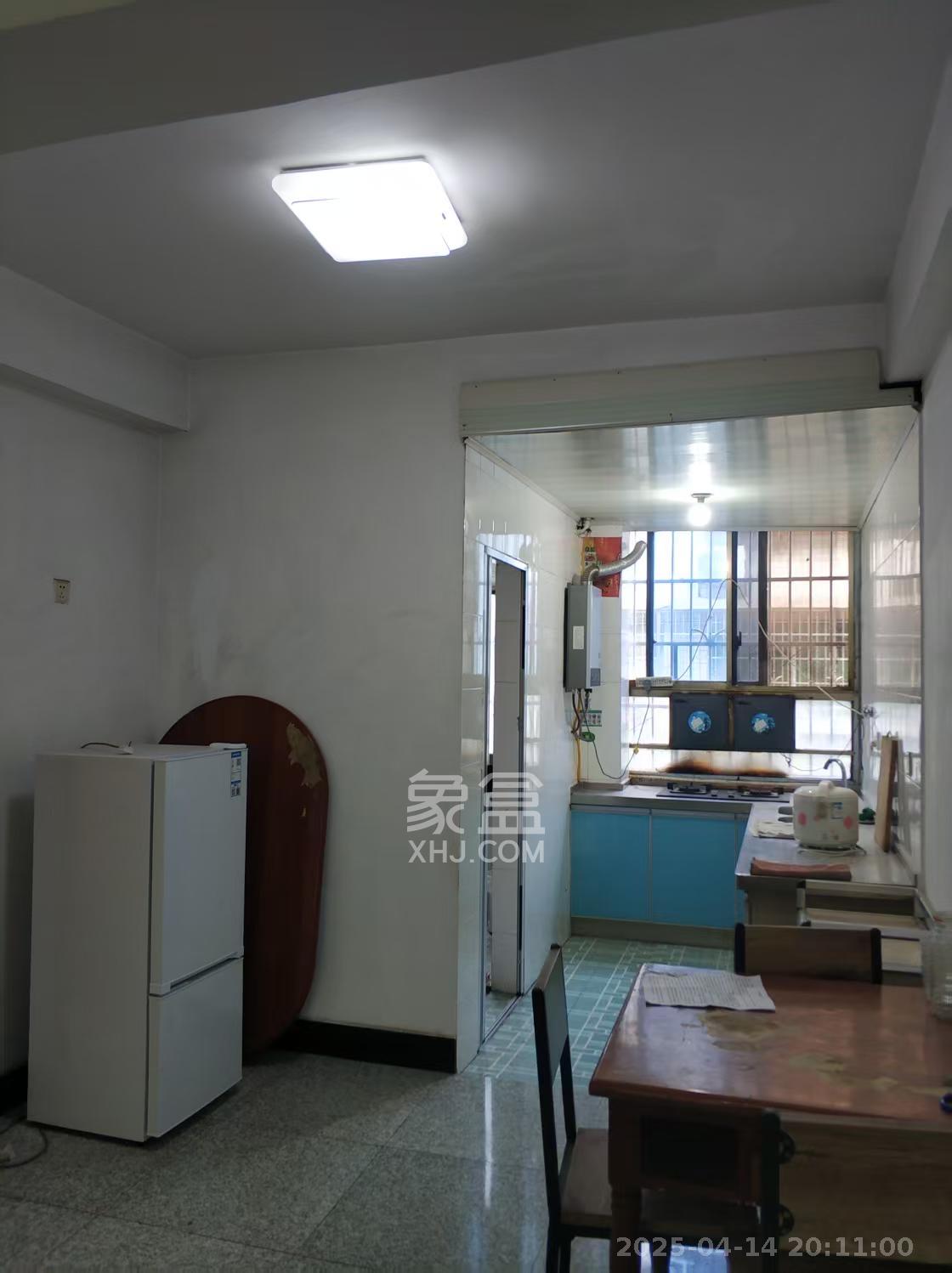 火炬村 3室2厅1卫 2200.0元/月 火炬村 3室2厅1卫 2200.0元/月室内图