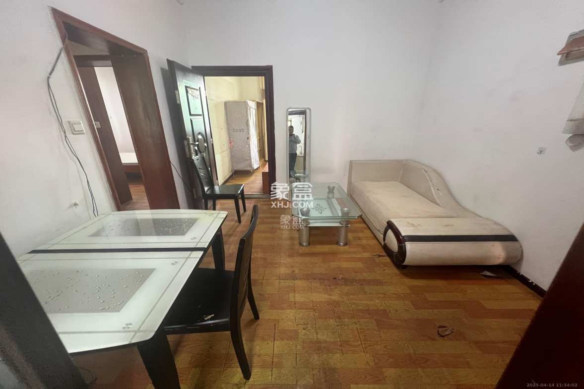 湖南省第六工程公司宿舍(扫把塘) 3室1厅1卫 1700.0元/月 湖南省第六工程公司宿舍(扫把塘) 3室1厅1卫 1700.0元/月室内图