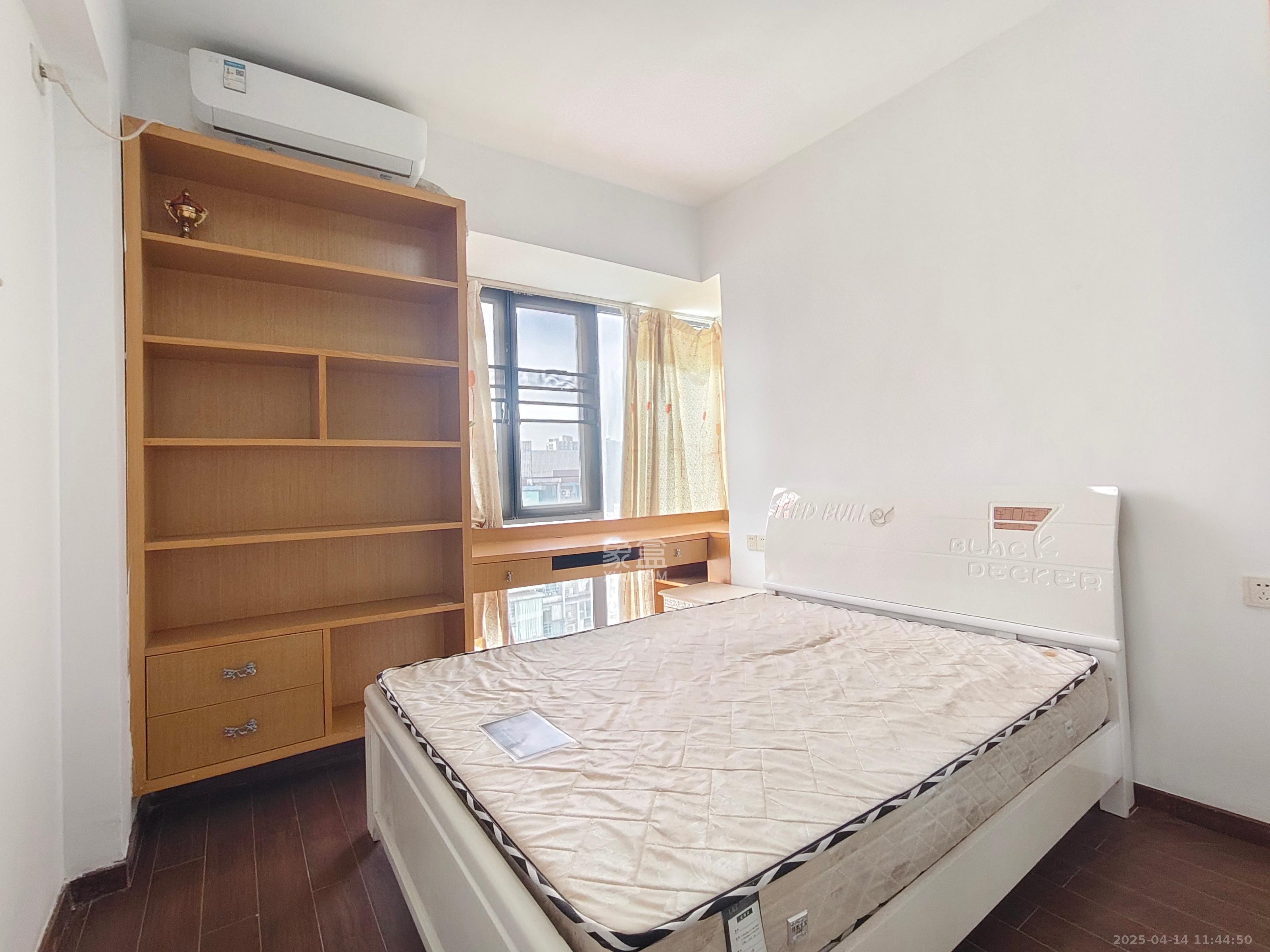 银港水晶城  4室2厅2卫   2800.00元/月室内图