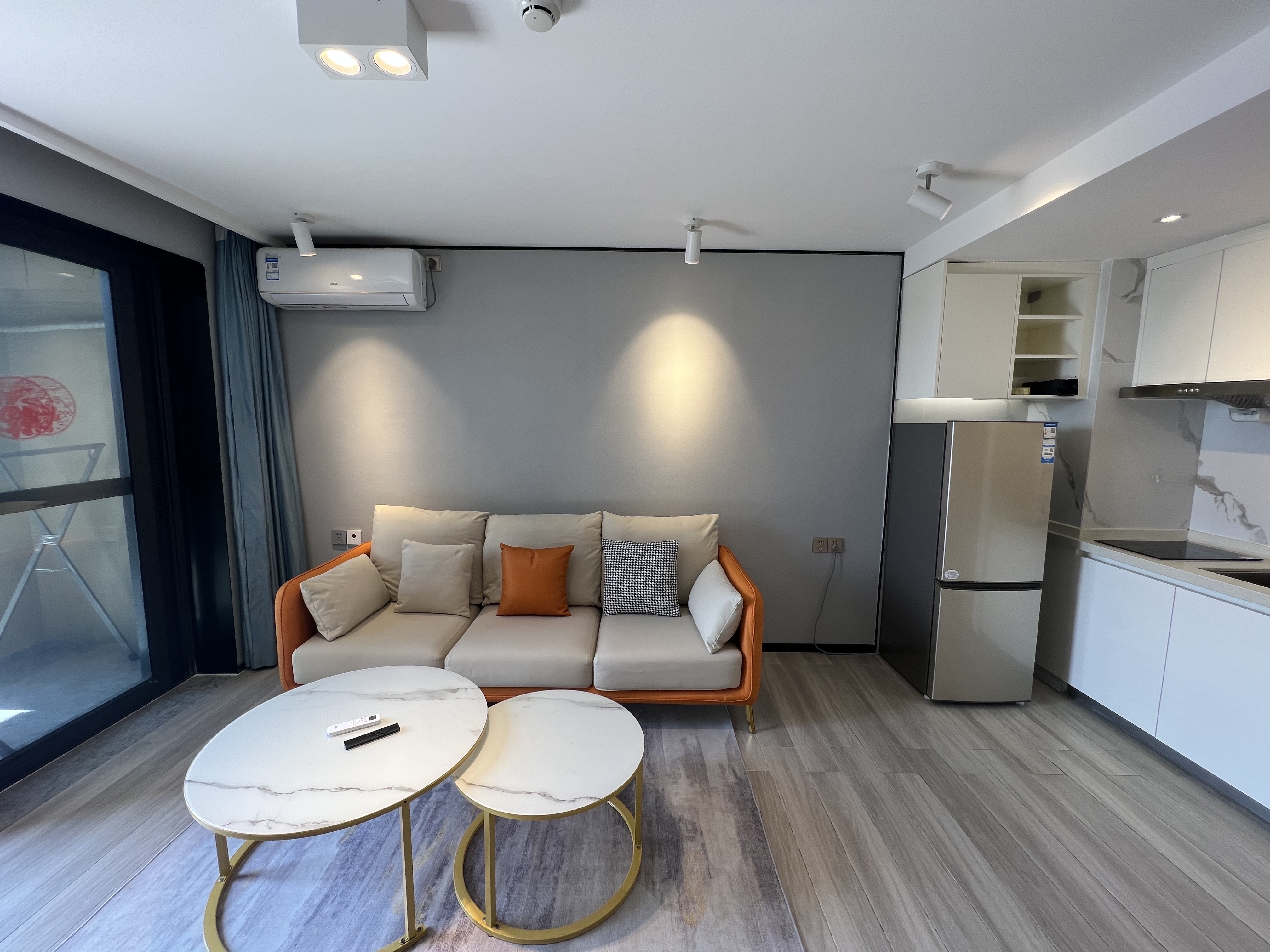 融创海口一号 1室1厅2卫 98.0万 融创海口一号 1室1厅2卫 98.0万客厅