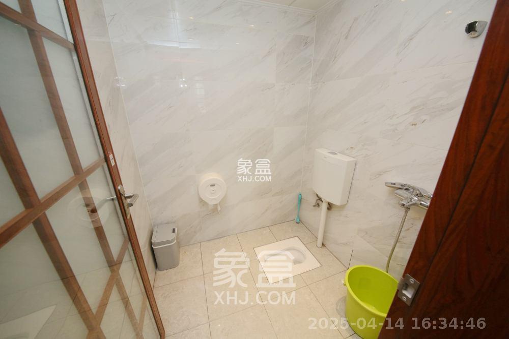 红橡华园(菲莎公馆)  4室2厅2卫   4500.00元/月室内图