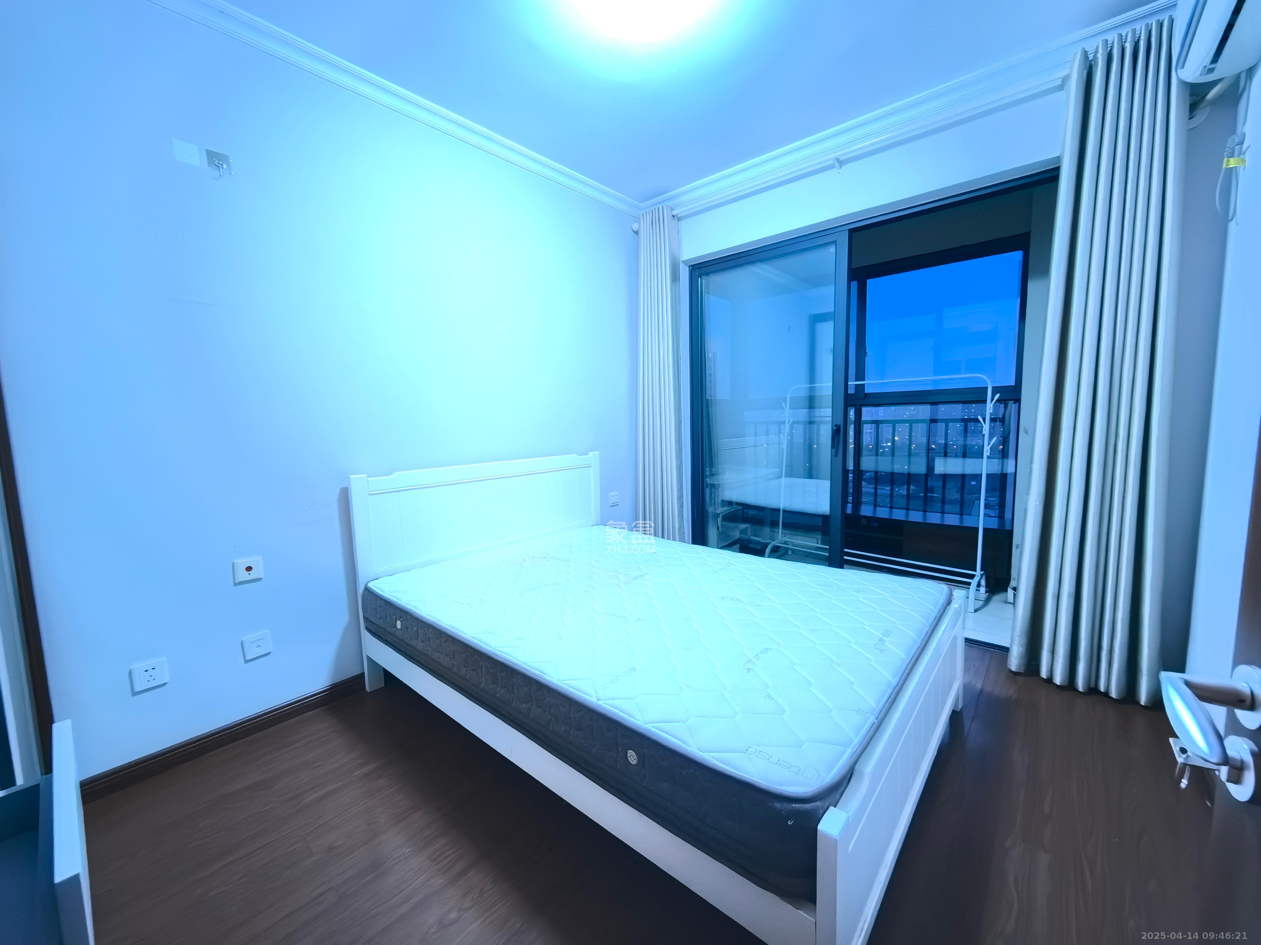 万科城 2室2厅1卫 2100.0元/月 万科城 2室2厅1卫 2100.0元/月室内图