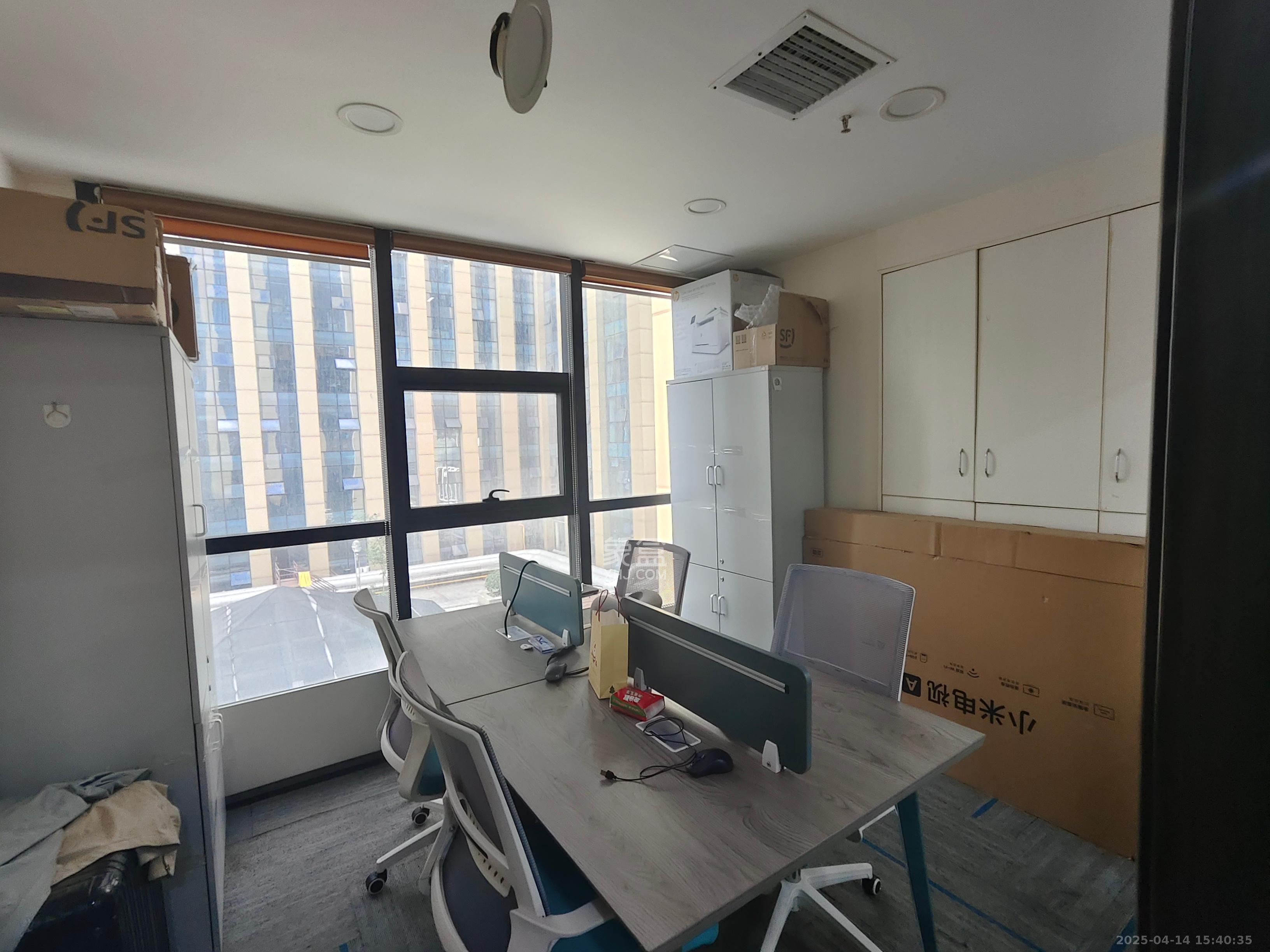 万坤图财富广场   289.0㎡     16000.00元/月室内图