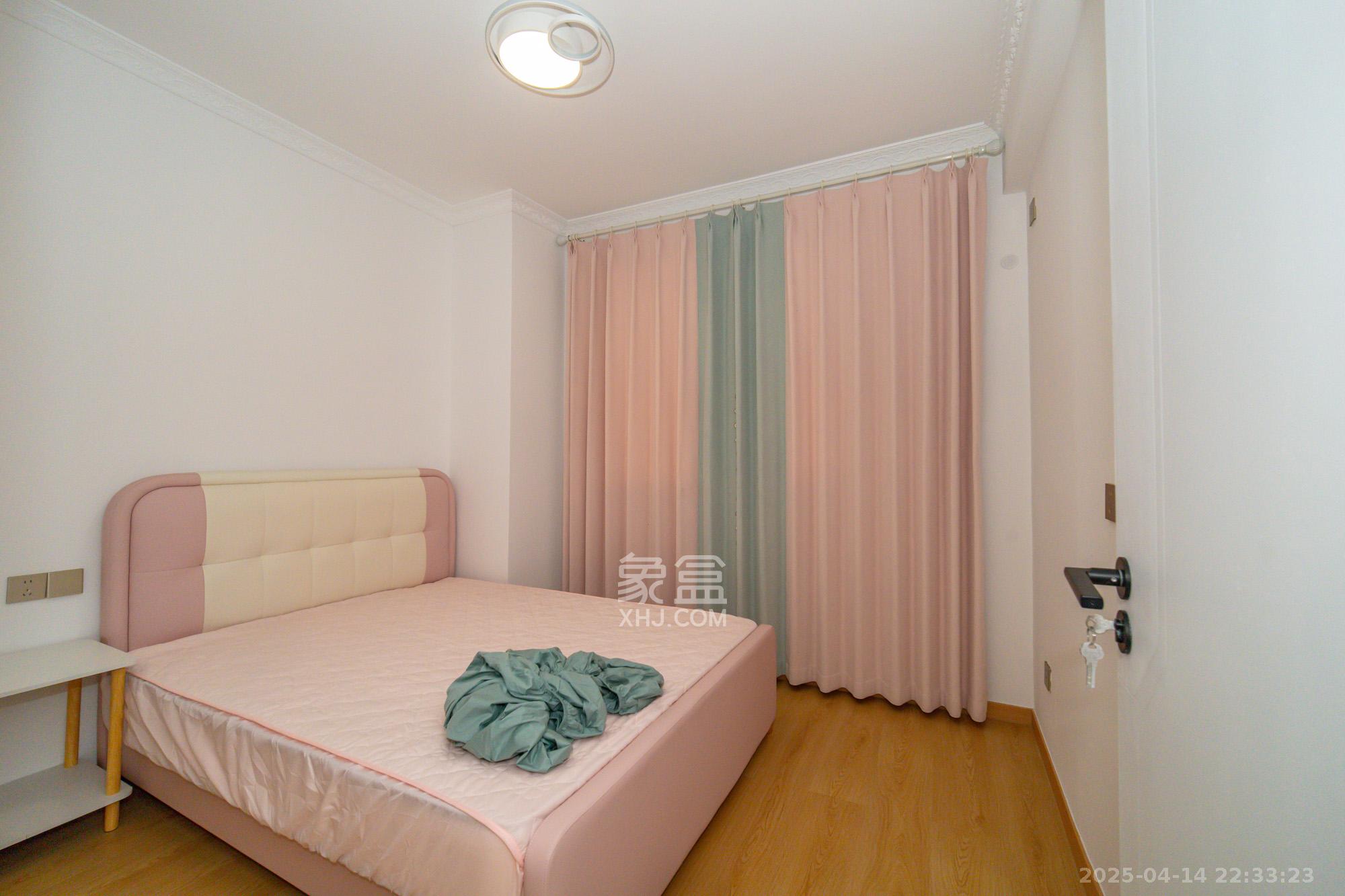 金辉优步星樾 3室2厅2卫 95.0万 金辉优步星樾 3室2厅2卫 95.0万卧室