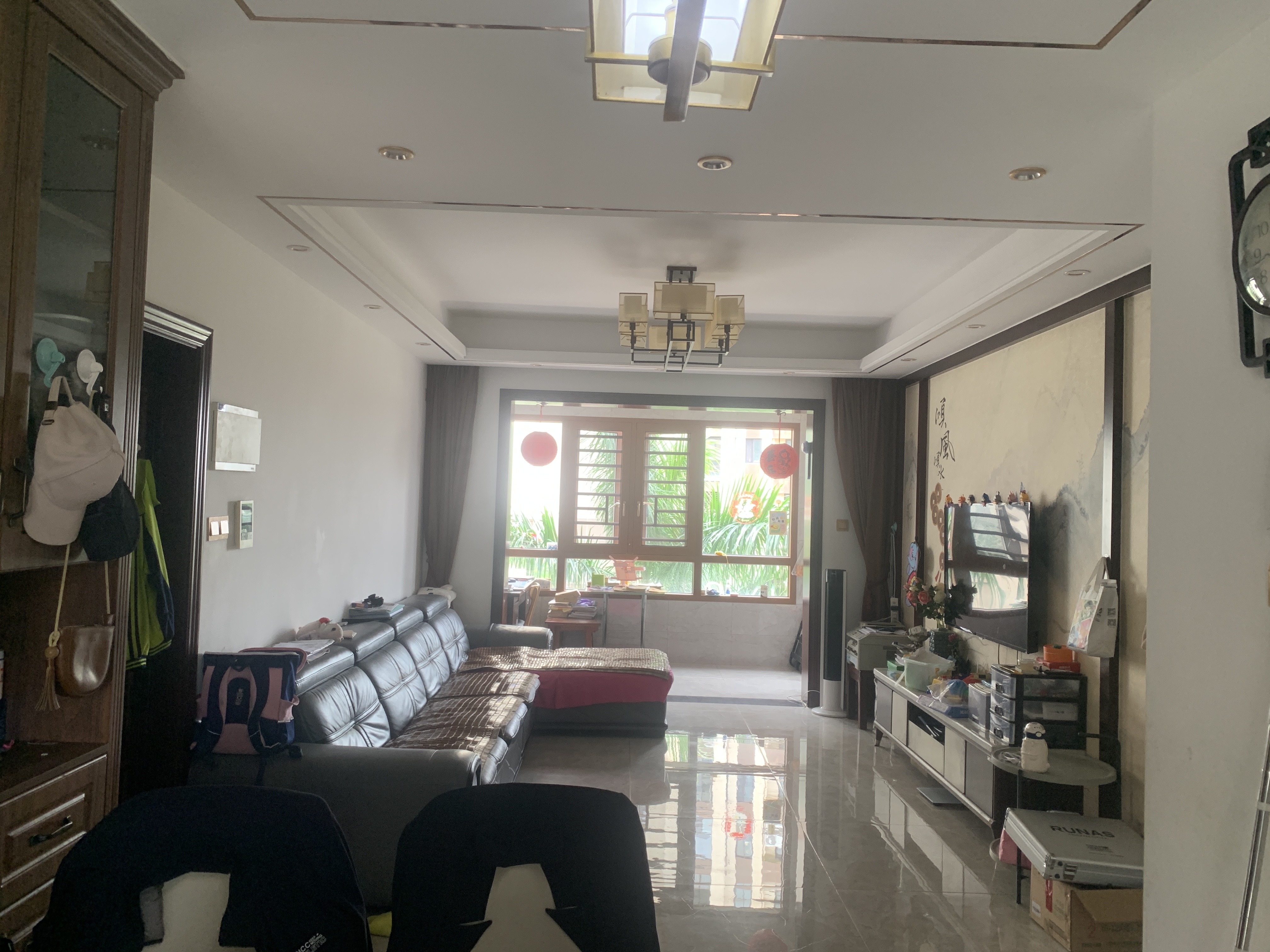 绿地城逸园 3室2厅2卫 150.0万 绿地城逸园 3室2厅2卫 150.0万客厅