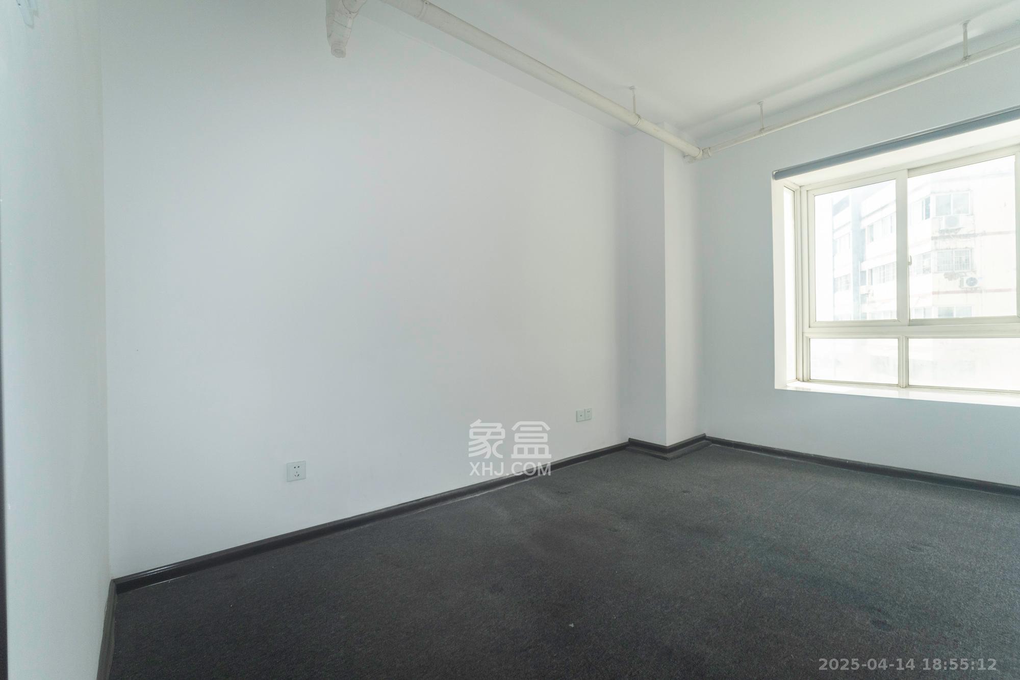 开源鑫阁 6室2厅3卫 108.0万 开源鑫阁 6室2厅3卫 108.0万卧室