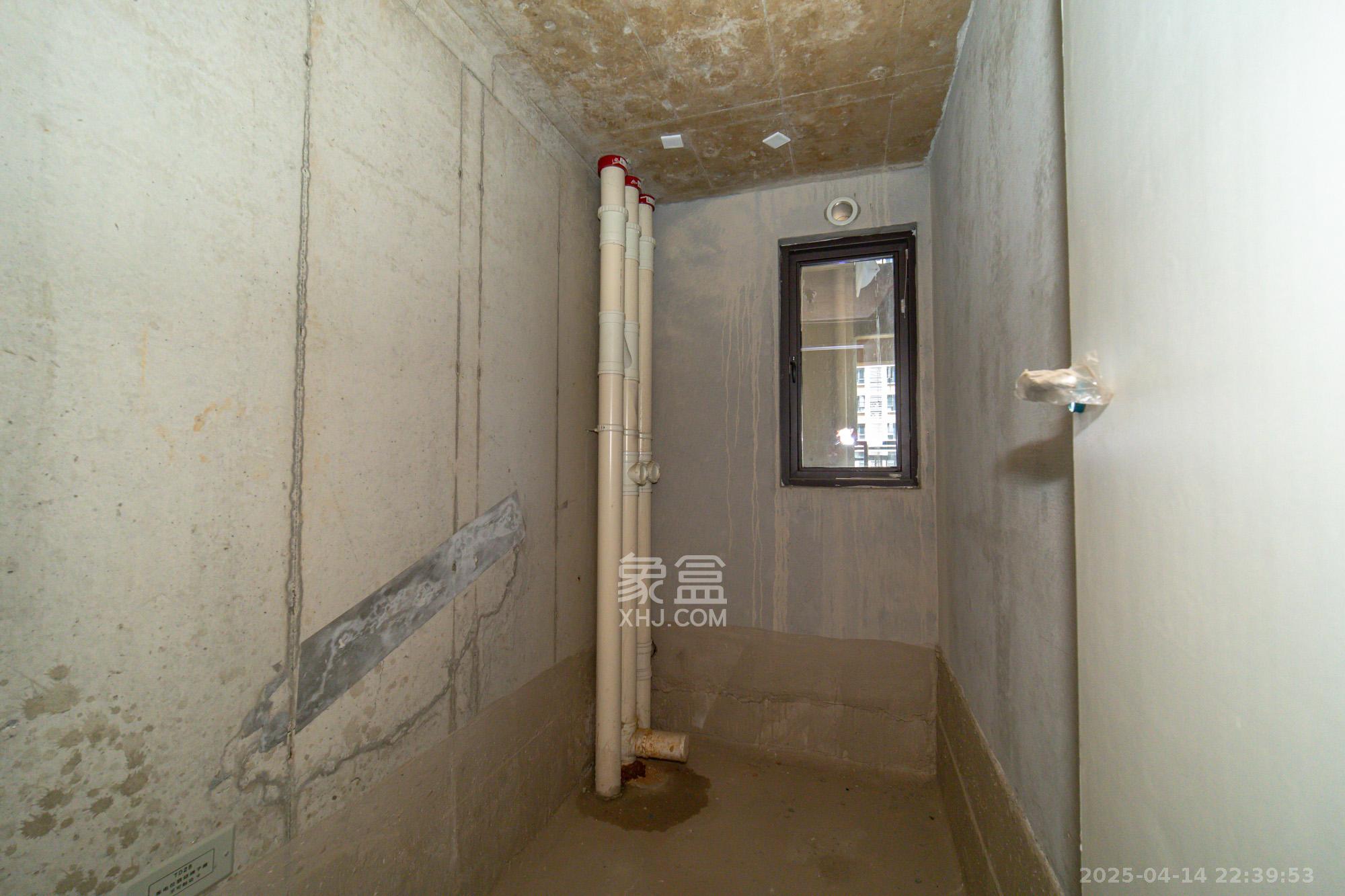 兴进珺府  3室2厅2卫    79.0万卫生间