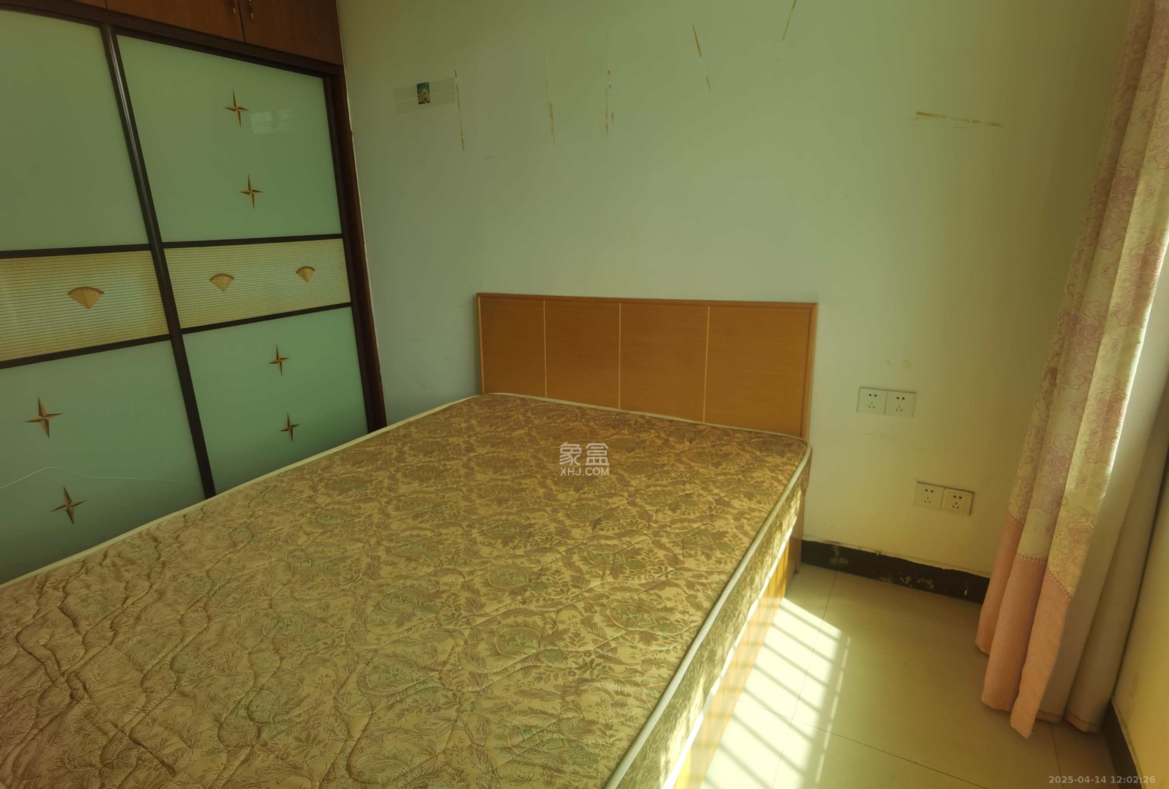 泉塘小区  1室2厅1卫   600.00元/月室内图