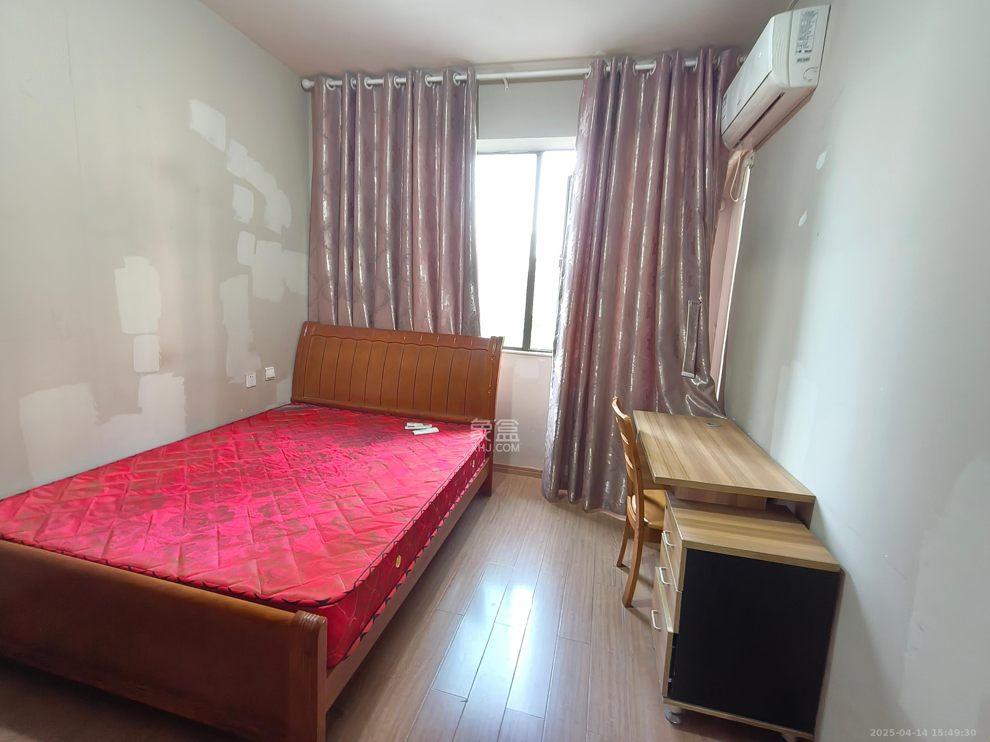 麓谷小镇  3室2厅2卫   2700.00元/月室内图