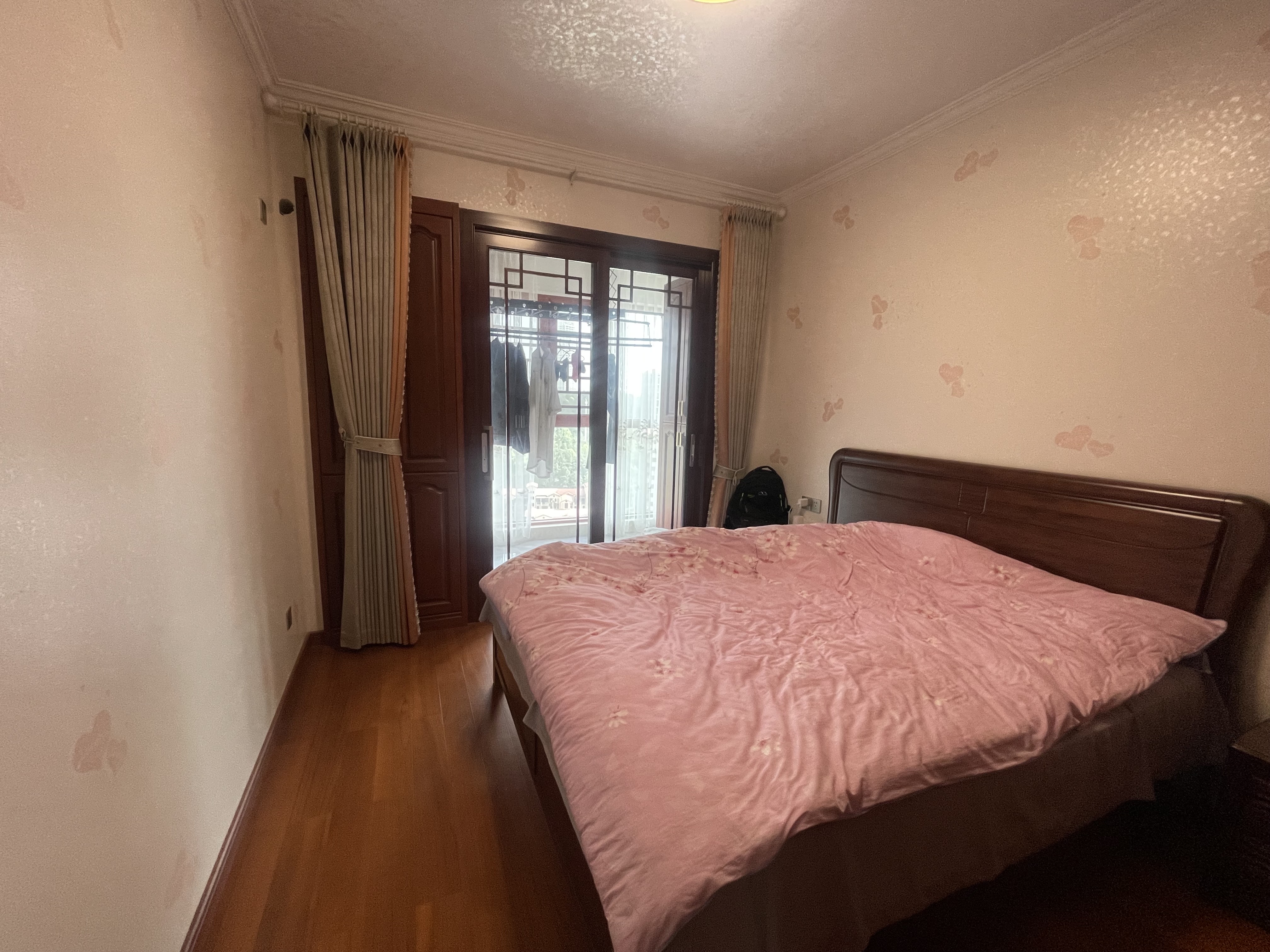 大同芙蓉二期(芙蓉广场) 3室2厅1卫 113.8万 大同芙蓉二期(芙蓉广场) 3室2厅1卫 113.8万客厅