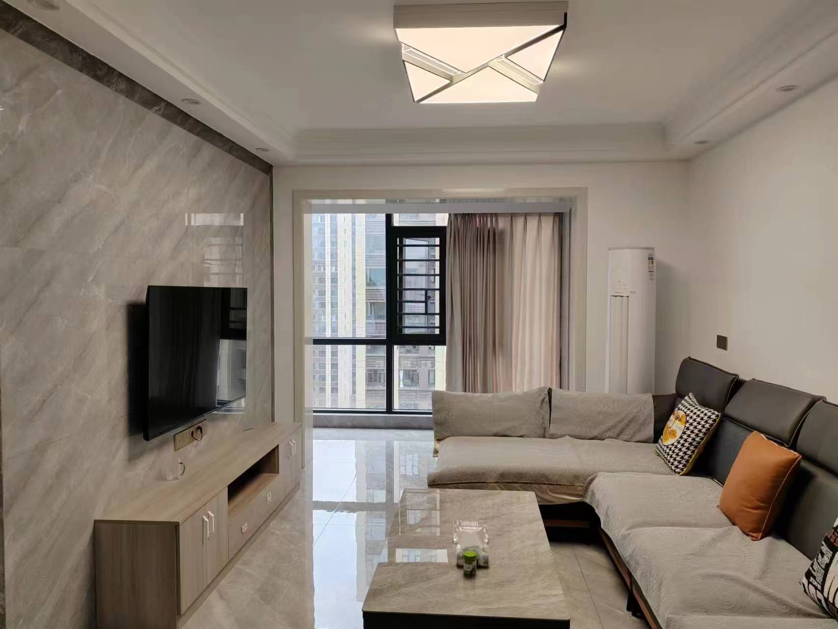 碧桂园衡州盛世 3室0厅0卫 2500.0元/月 碧桂园衡州盛世 3室0厅0卫 2500.0元/月室内图