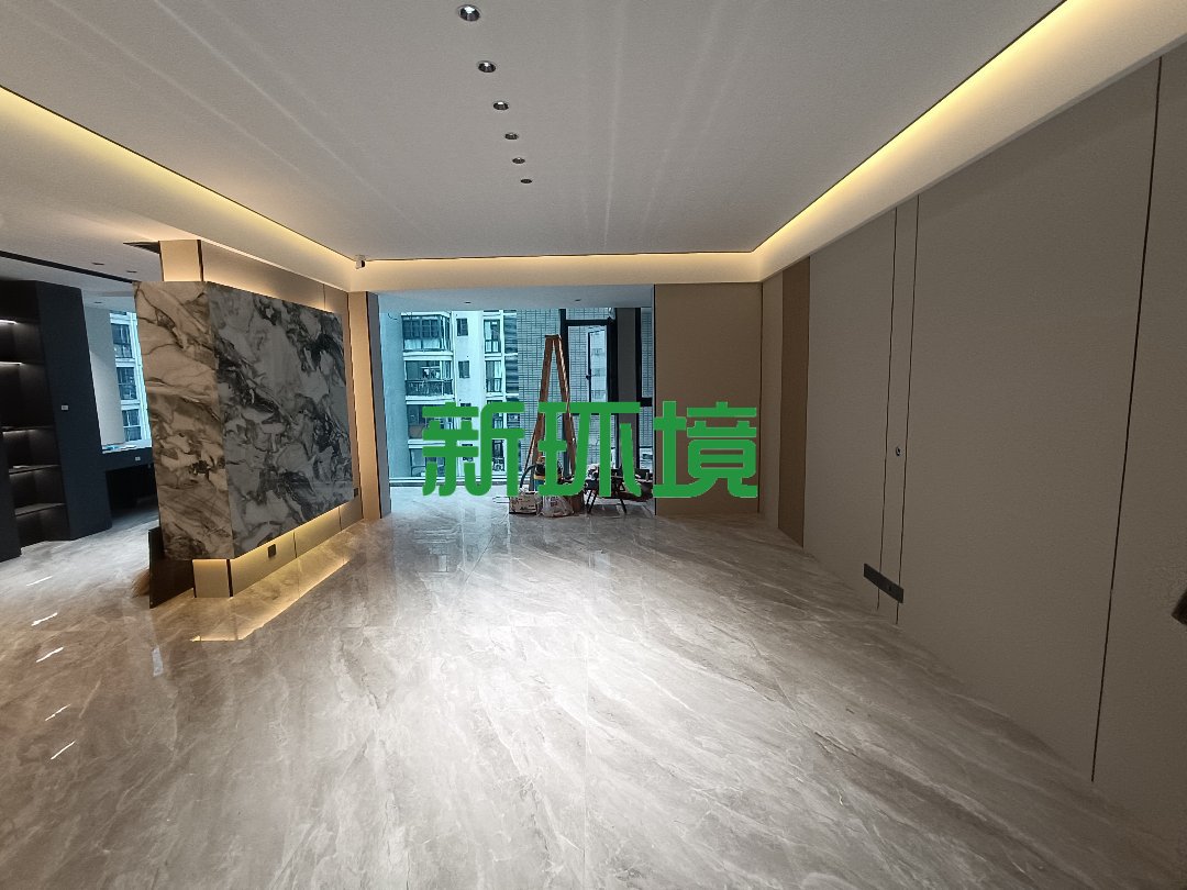 栗源小区  4室2厅2卫   90.00万客厅