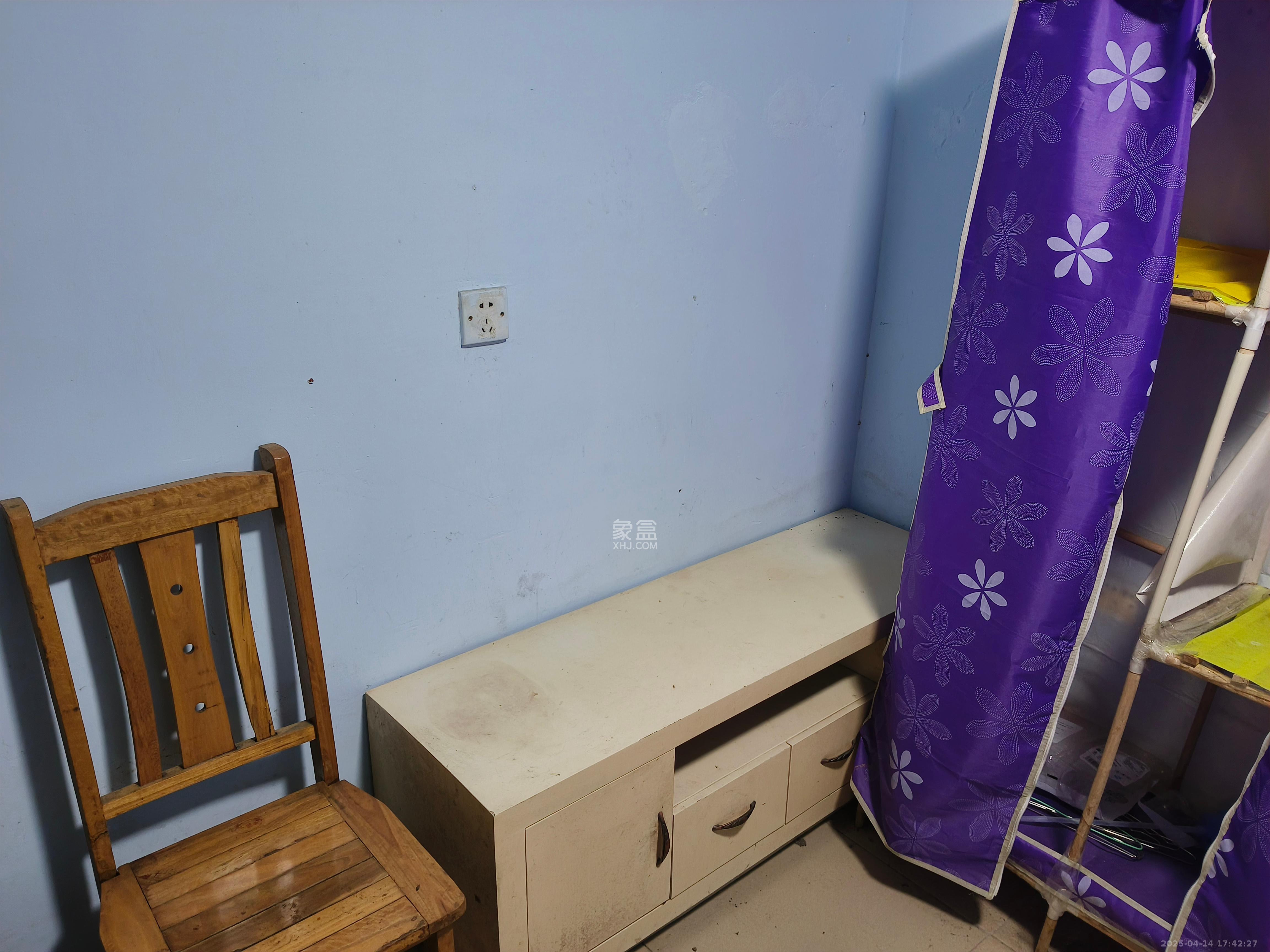 恩瑞麓山名园(龙王港小区)  1室0厅0卫    400.0元/月 恩瑞麓山名园(龙王港小区)  1室0厅0卫    400.0元/月室内图