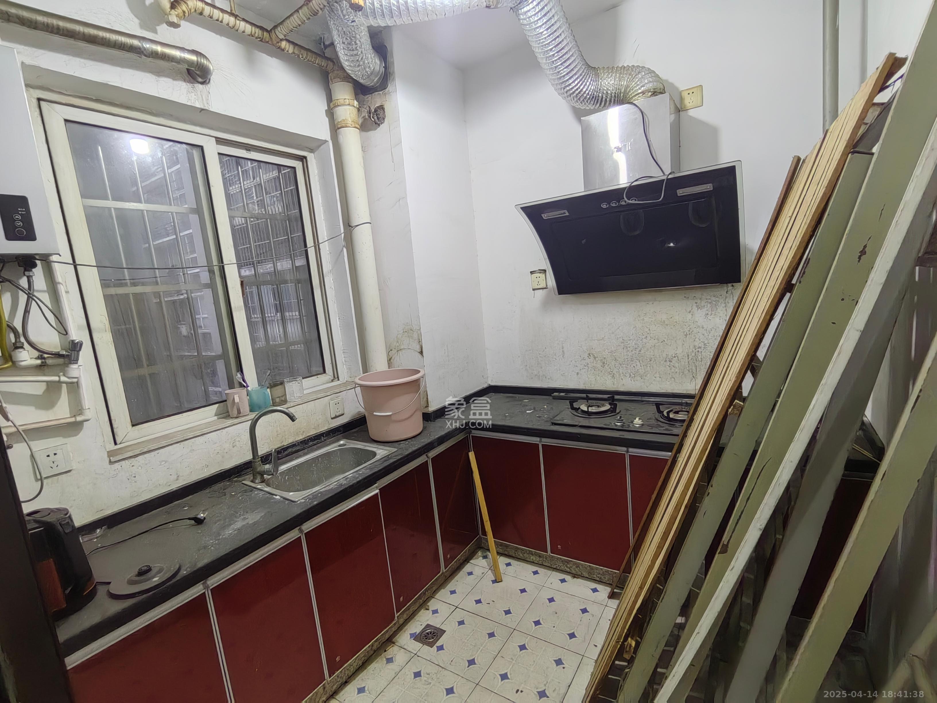 佳美星城 3室2厅1卫 1500.00元/月 佳美星城 3室2厅1卫 1500.00元/月室内图