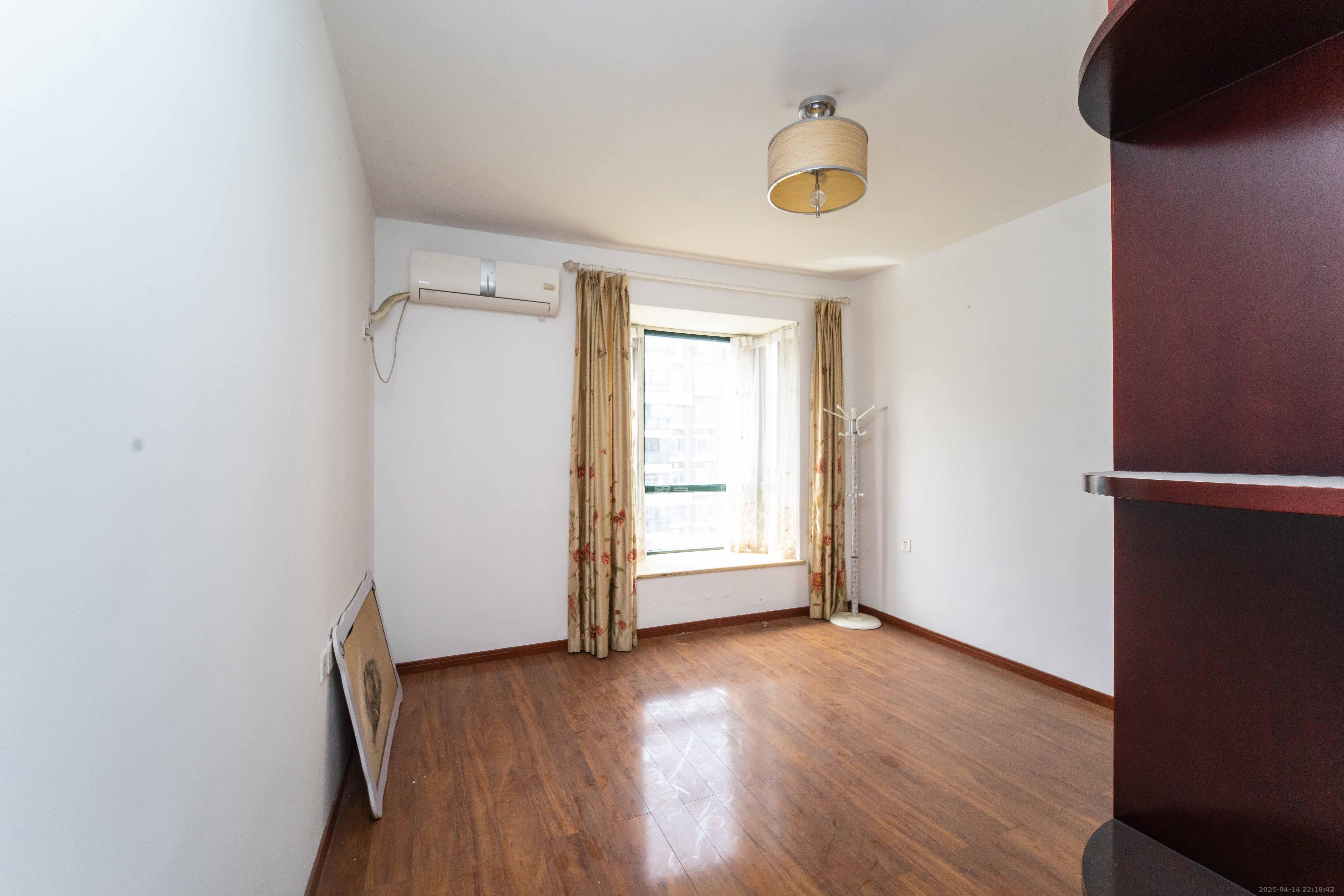 凯乐湘园 3室2厅2卫 90.0万 凯乐湘园 3室2厅2卫 90.0万卧室