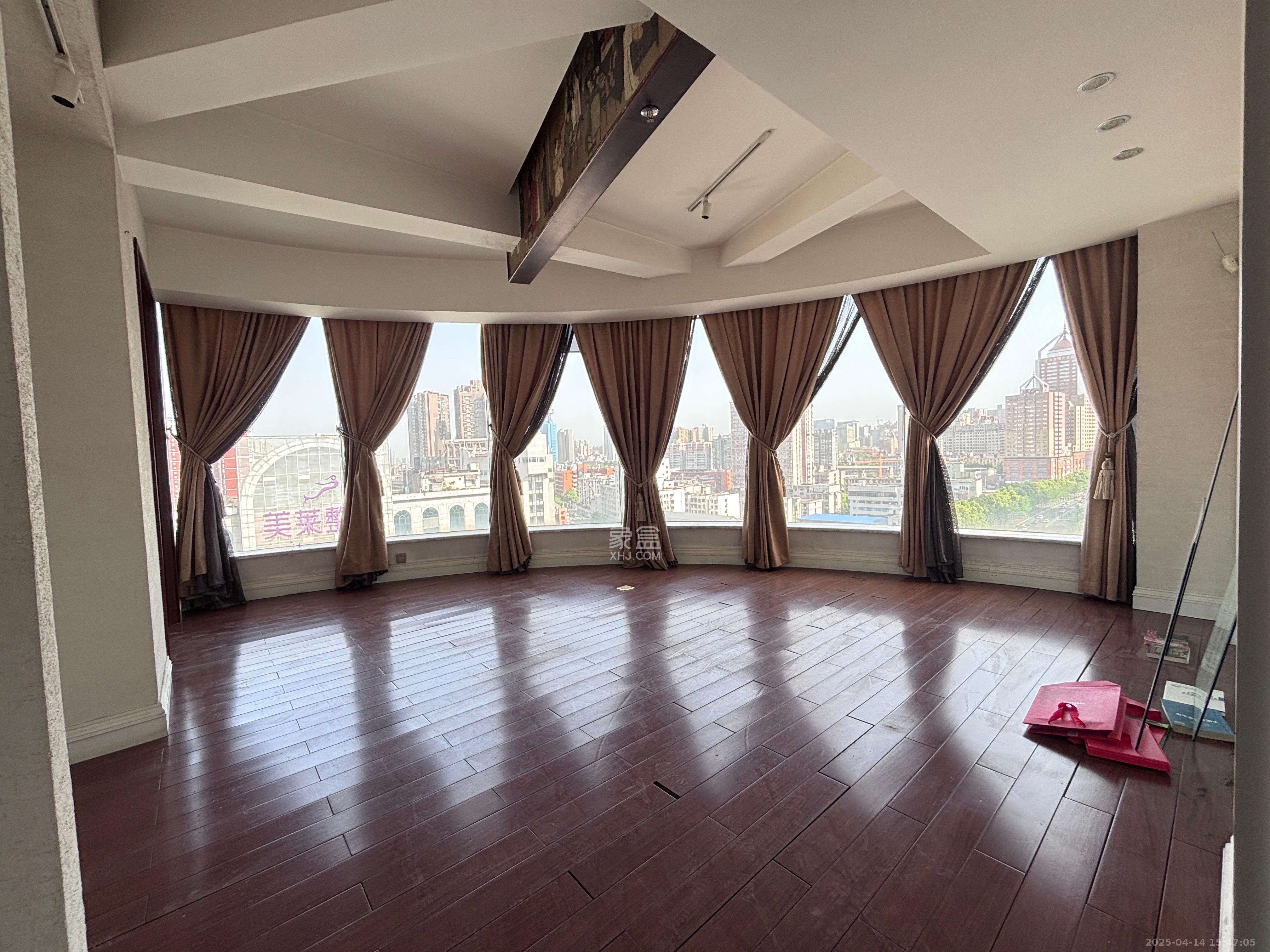 城市之心 1室1厅1卫 7000.0元/月 城市之心 1室1厅1卫 7000.0元/月室内图