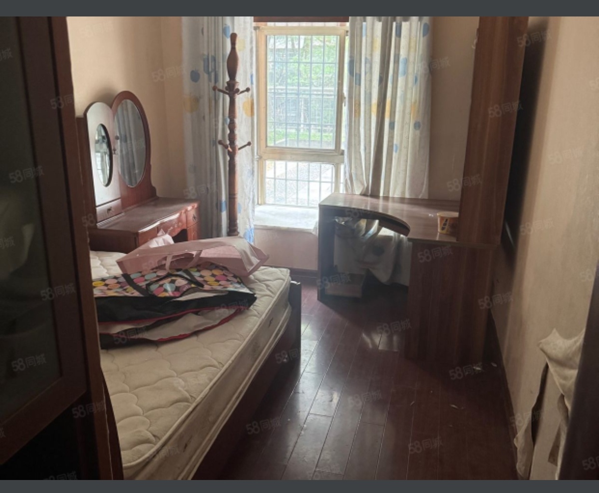 东方豪苑 3室2厅2卫 1800.0元/月 东方豪苑 3室2厅2卫 1800.0元/月室内图