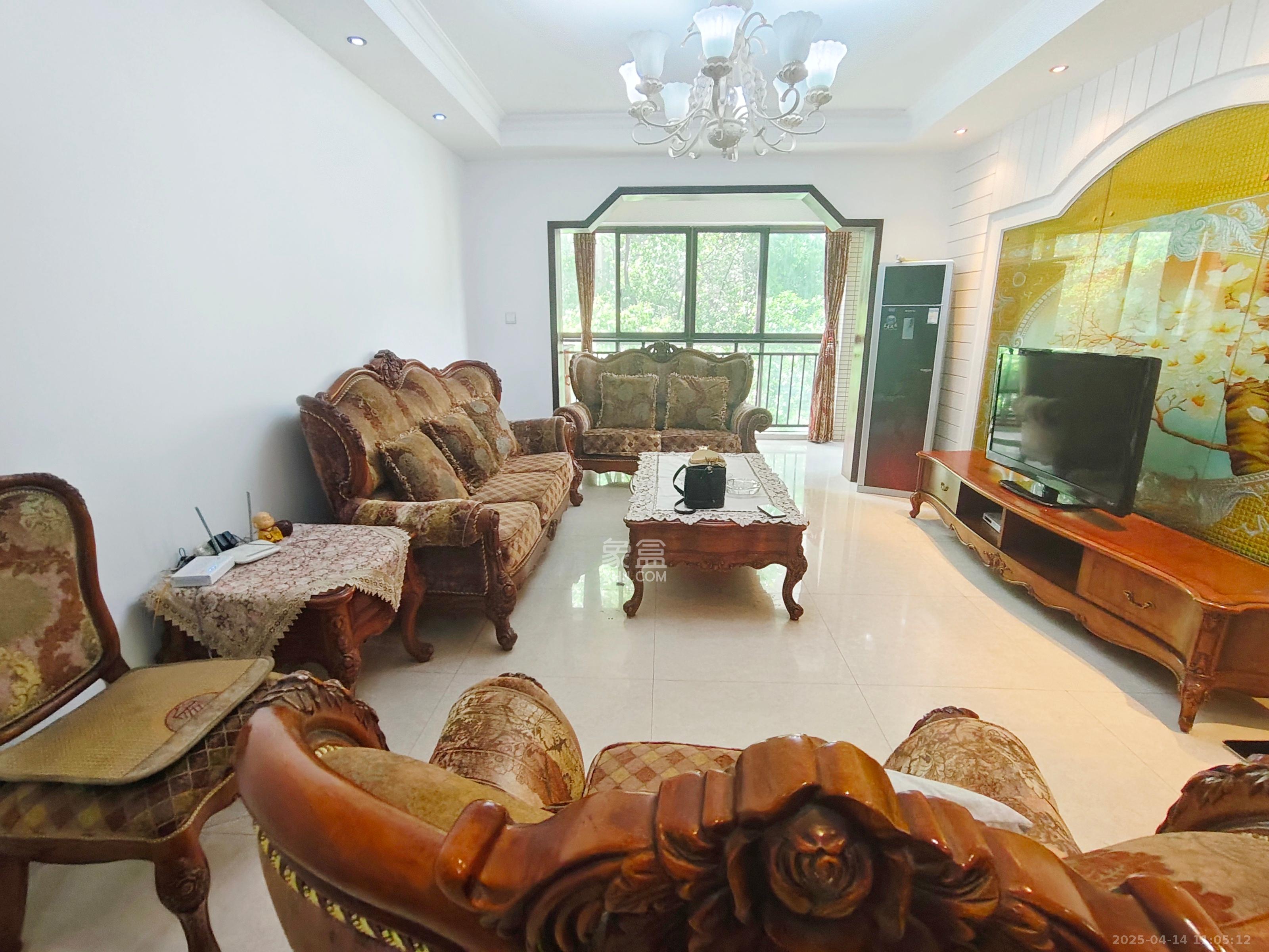 金域南外滩(望江佳园) 3室2厅2卫 3500.0元/月 金域南外滩(望江佳园) 3室2厅2卫 3500.0元/月室内图