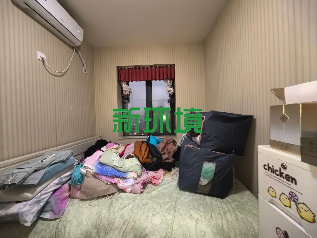 蓝色港湾  3室2厅2卫   46.80万客厅