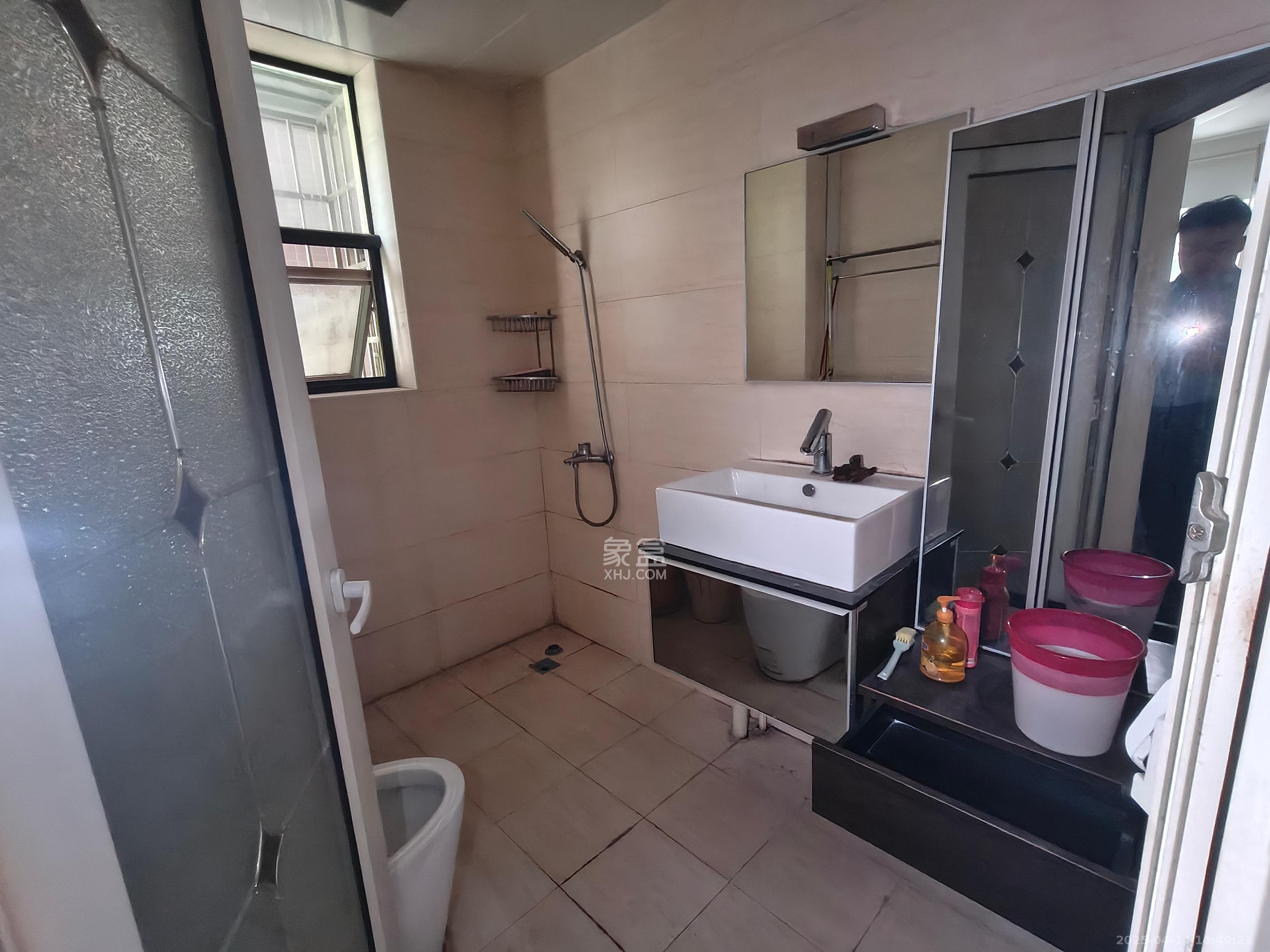 湘诚嘉园 3室2厅2卫 3500.0元/月 湘诚嘉园 3室2厅2卫 3500.0元/月室内图