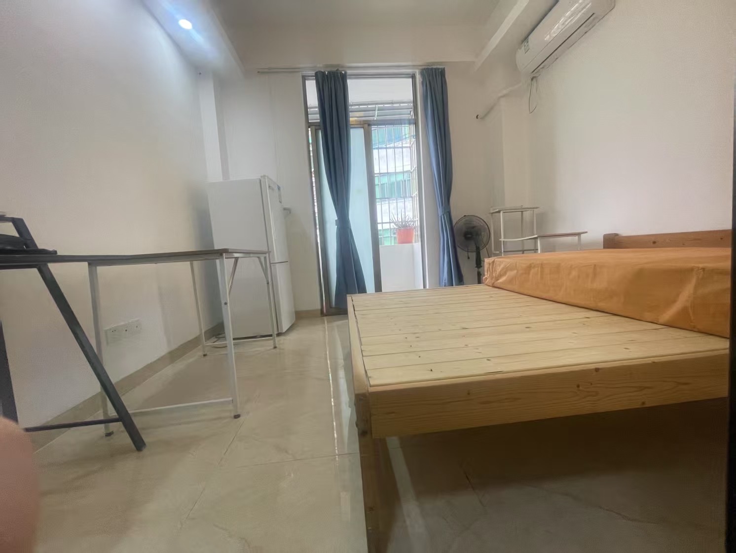 都市阳光 1室0厅1卫 32.0万 都市阳光 1室0厅1卫 32.0万客厅