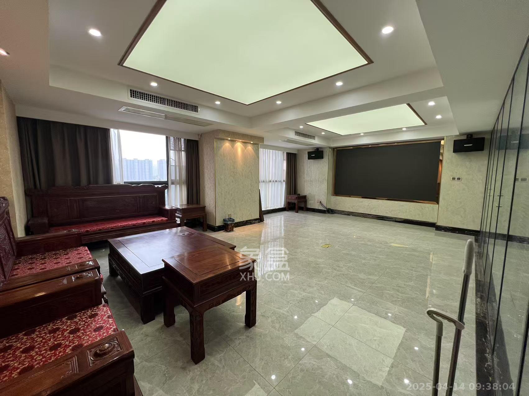 京武浪琴山一、二期 1室2厅2卫 4000.0元/月 京武浪琴山一、二期 1室2厅2卫 4000.0元/月室内图