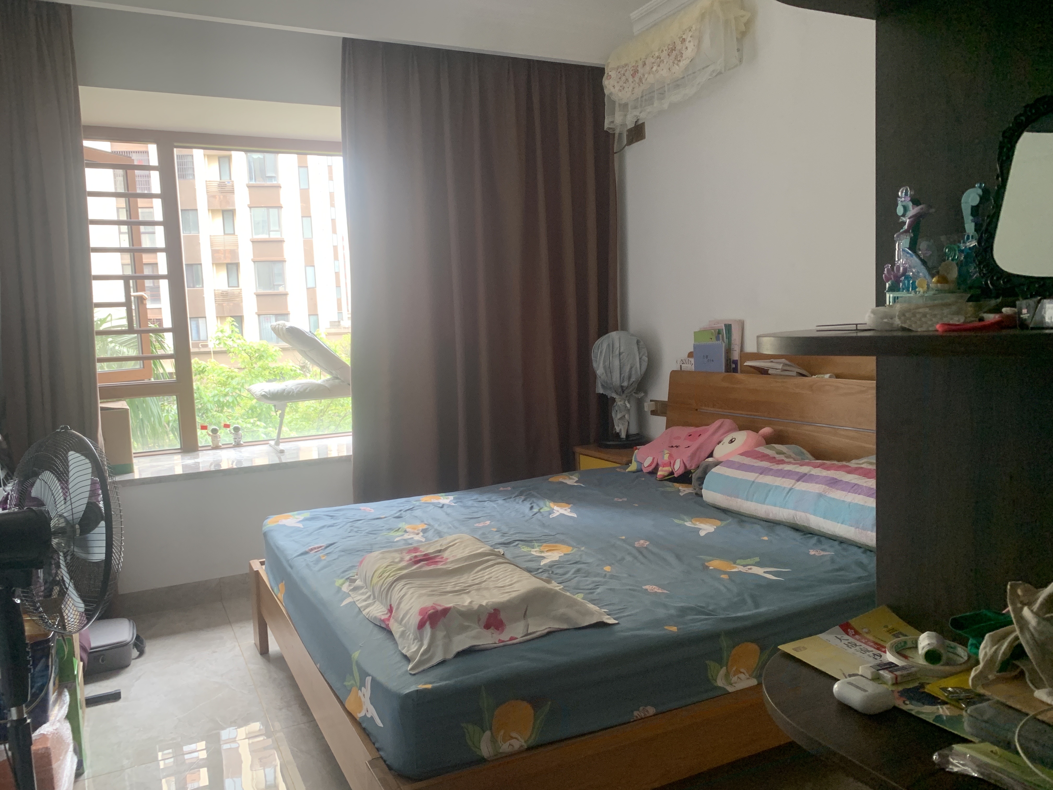 绿地城逸园 3室2厅2卫 150.0万 绿地城逸园 3室2厅2卫 150.0万客厅