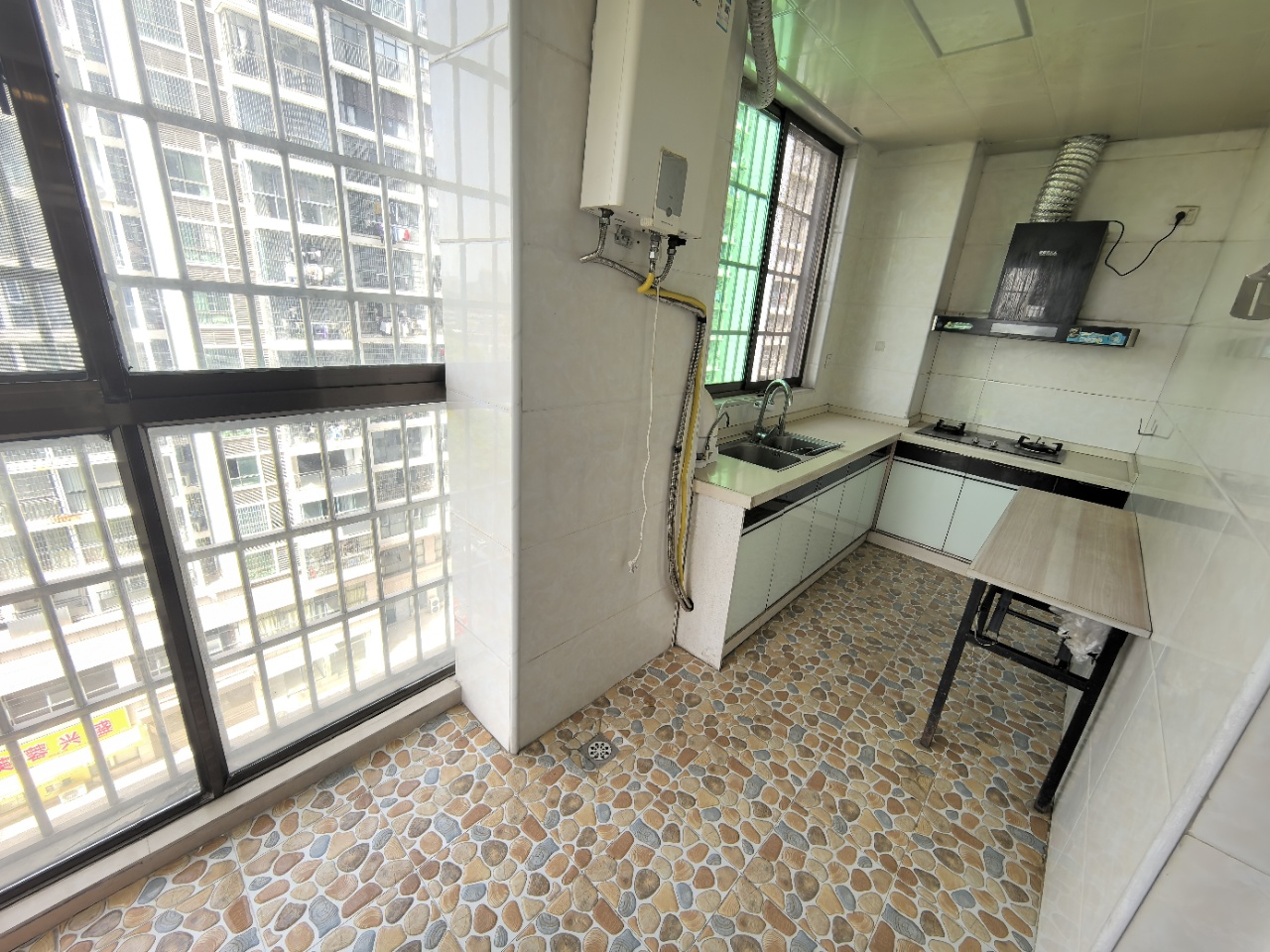 国色天香 4室2厅2卫 2100.0元/月 国色天香 4室2厅2卫 2100.0元/月室内图