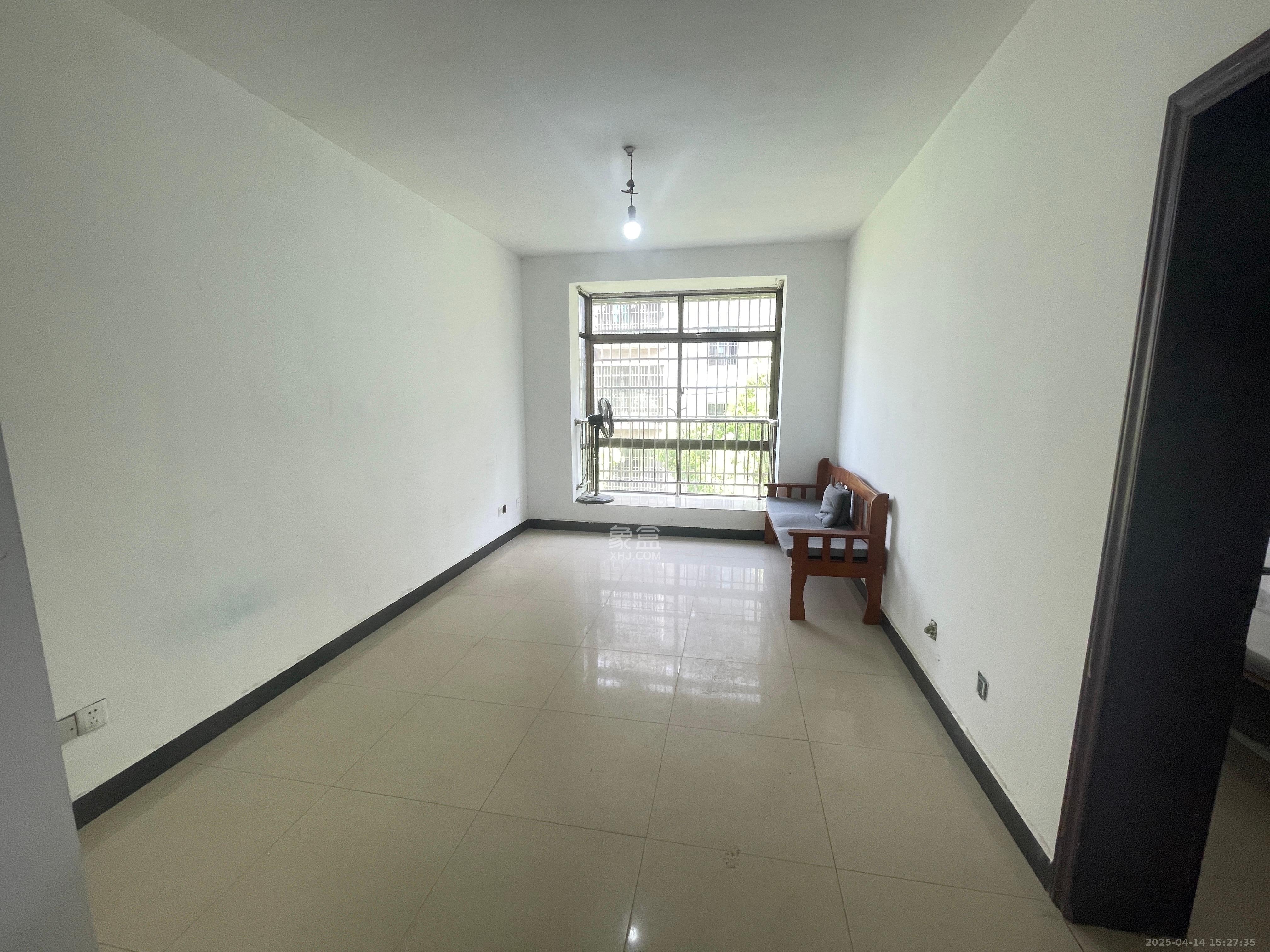 花桥钢材市场(花桥小区) 2室2厅1卫 1500.0元/月 花桥钢材市场(花桥小区) 2室2厅1卫 1500.0元/月室内图