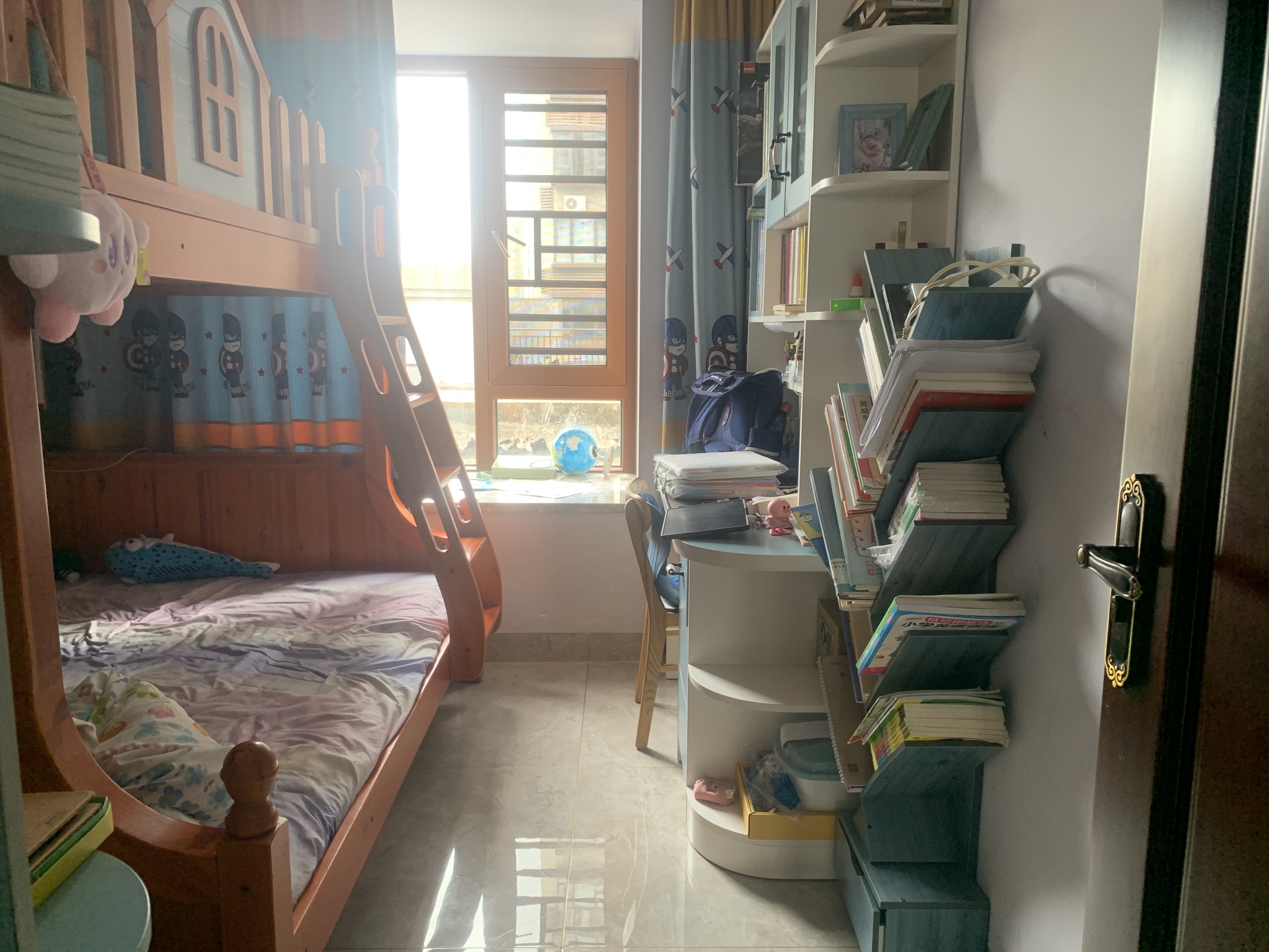 绿地城逸园 3室2厅2卫 150.0万 绿地城逸园 3室2厅2卫 150.0万客厅