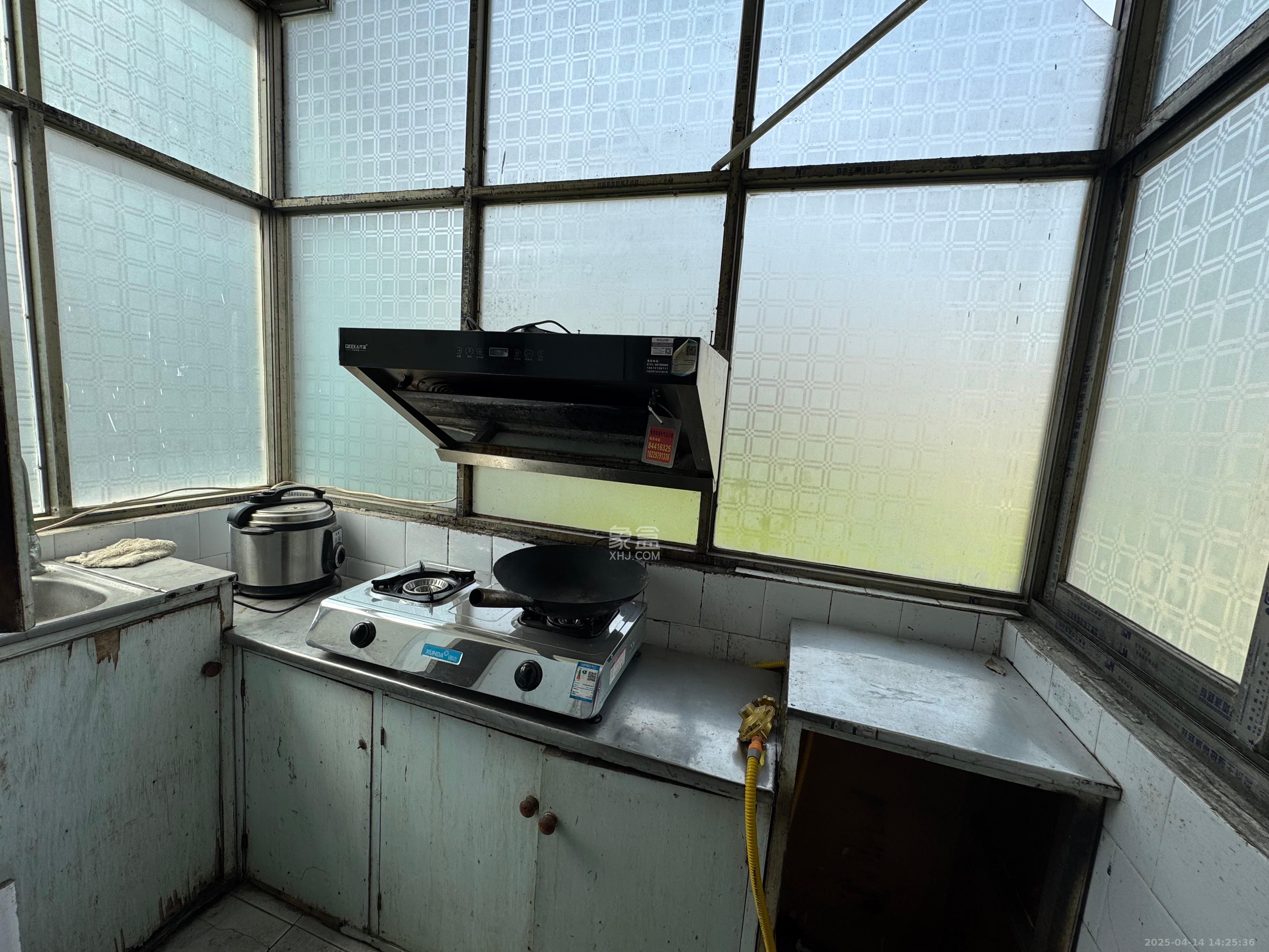 市一医院宿舍 2室1厅1卫 1800.0元/月 市一医院宿舍 2室1厅1卫 1800.0元/月室内图