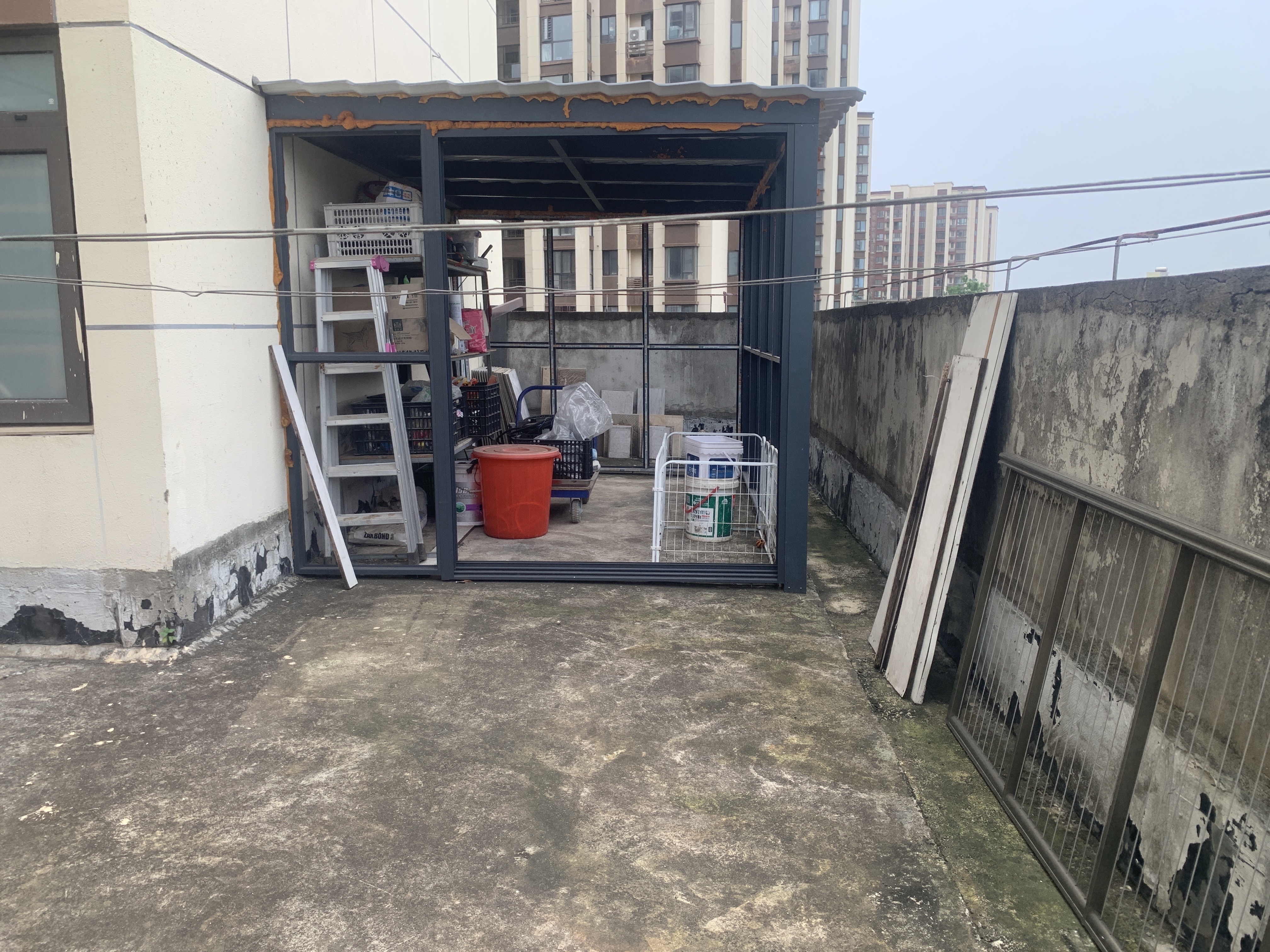 绿地城逸园 3室2厅2卫 150.0万 绿地城逸园 3室2厅2卫 150.0万客厅