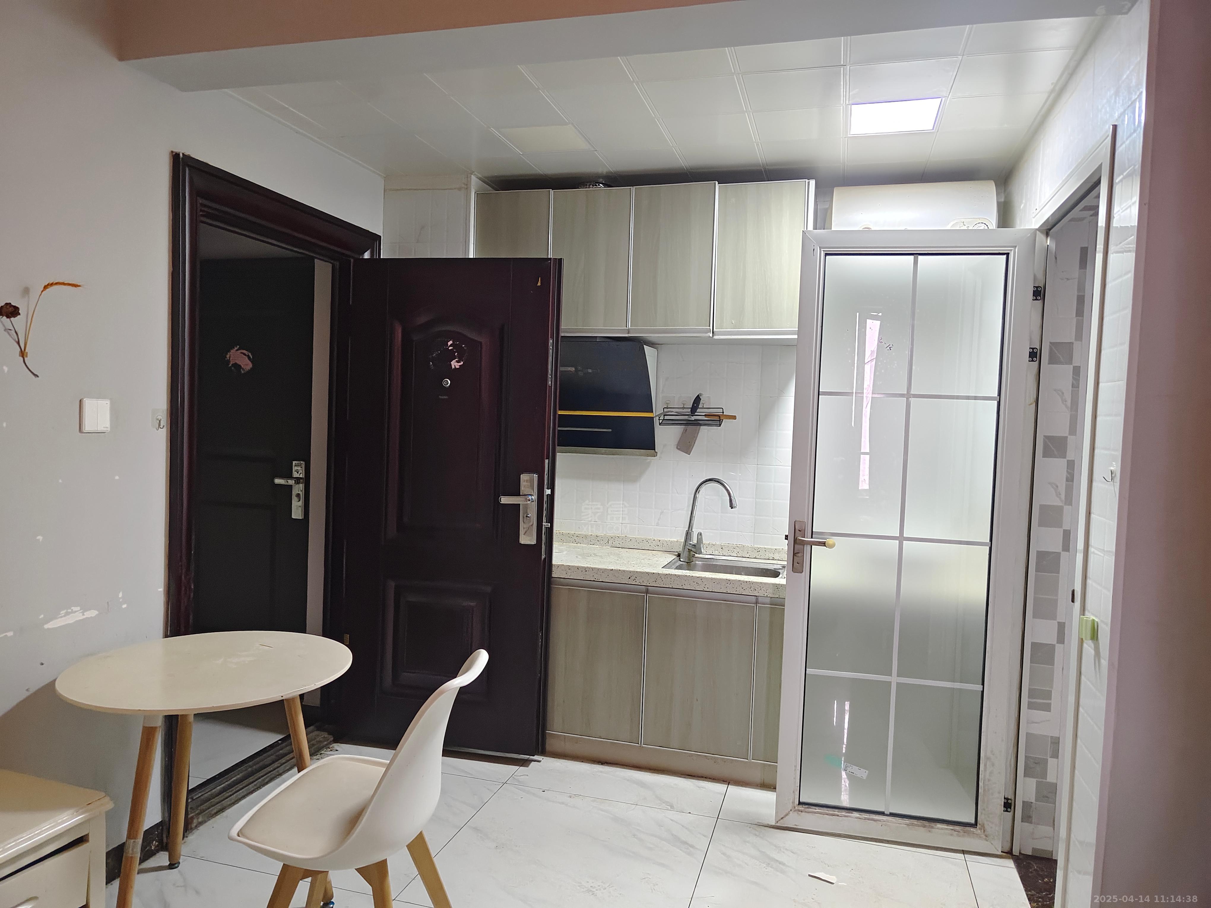 文艺复兴(未来城) 1室1厅1卫 1000.0元/月 文艺复兴(未来城) 1室1厅1卫 1000.0元/月室内图