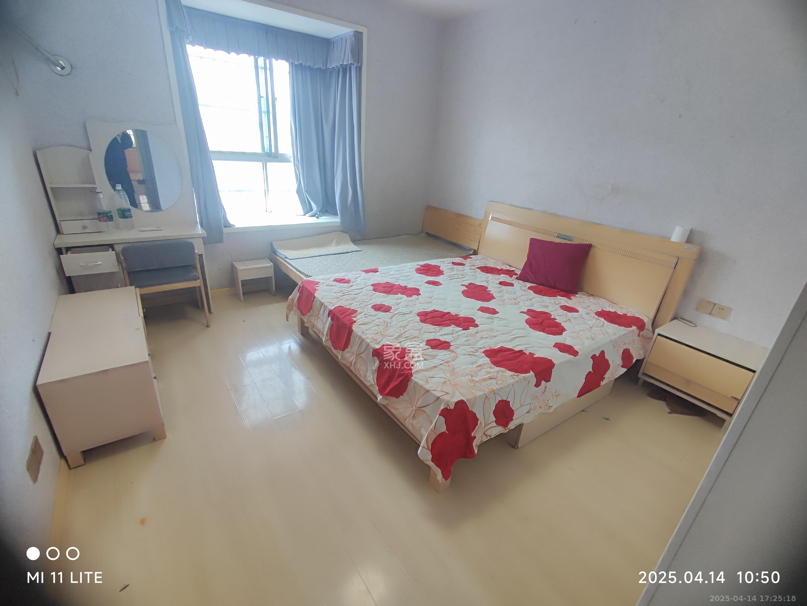 翡翠林居  3室2厅1卫   1800.00元/月室内图