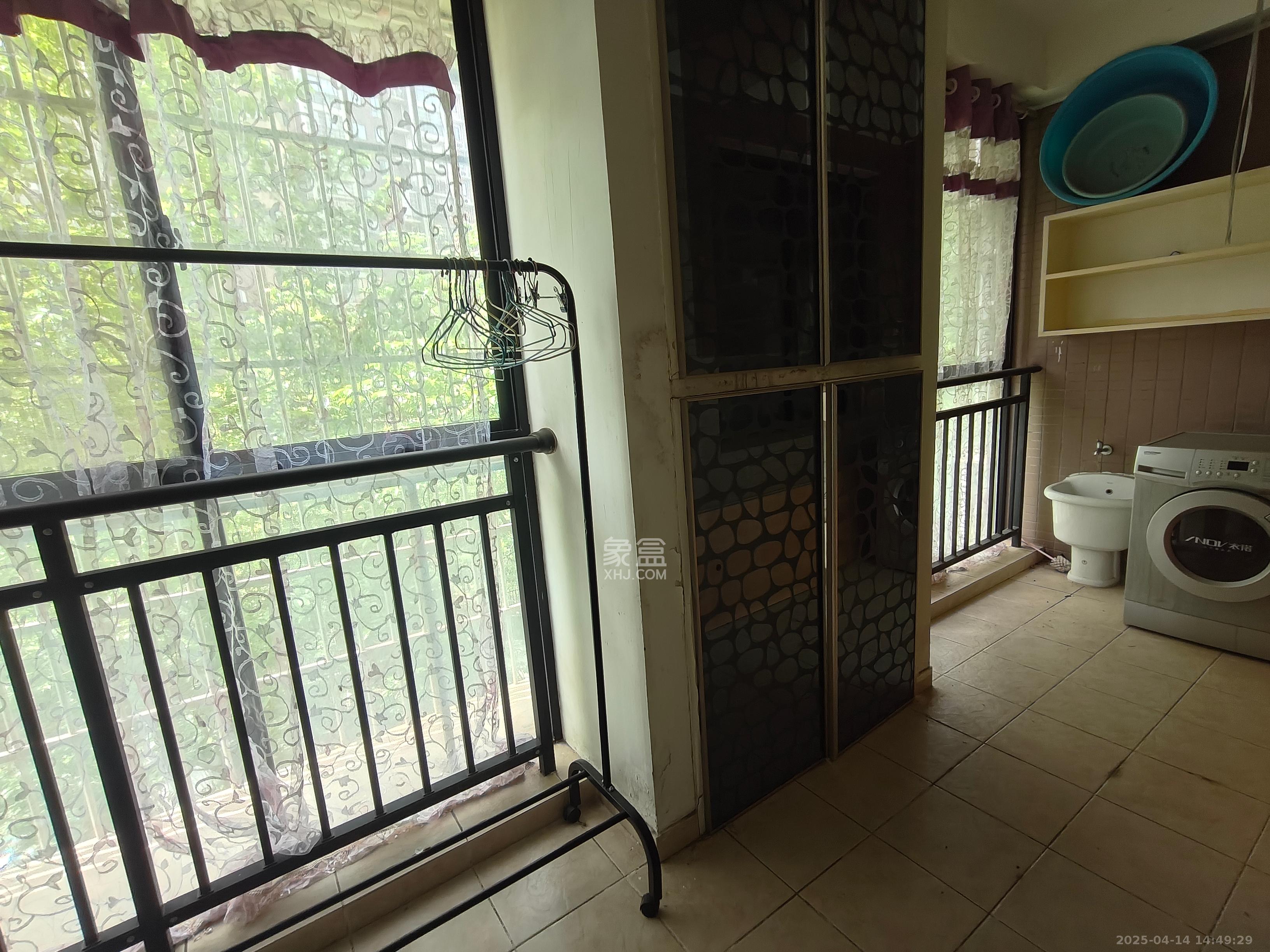 湘诚嘉园 3室2厅2卫 3500.0元/月 湘诚嘉园 3室2厅2卫 3500.0元/月室内图