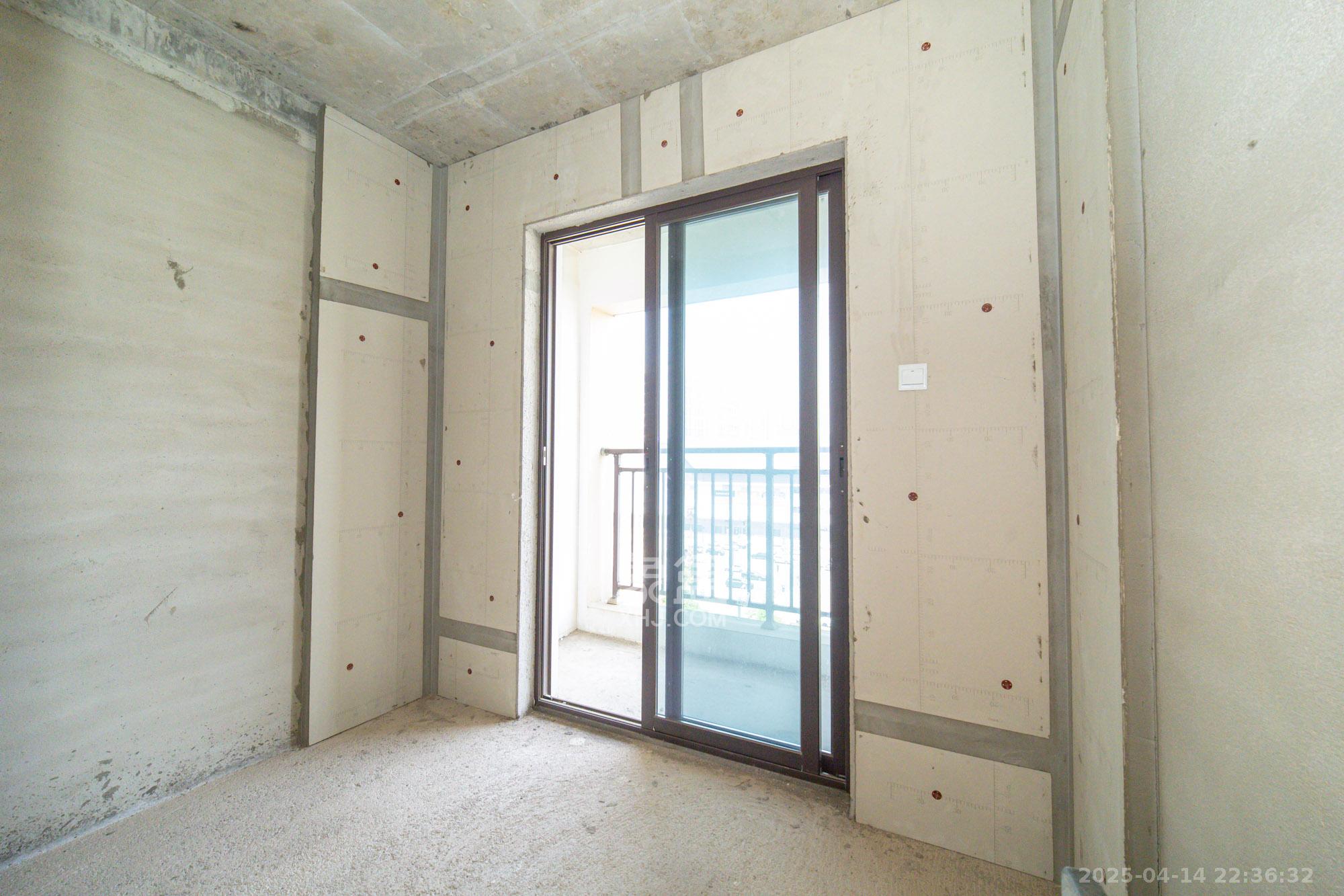 兴进珺府 4室2厅2卫 123.0万 兴进珺府 4室2厅2卫 123.0万卧室