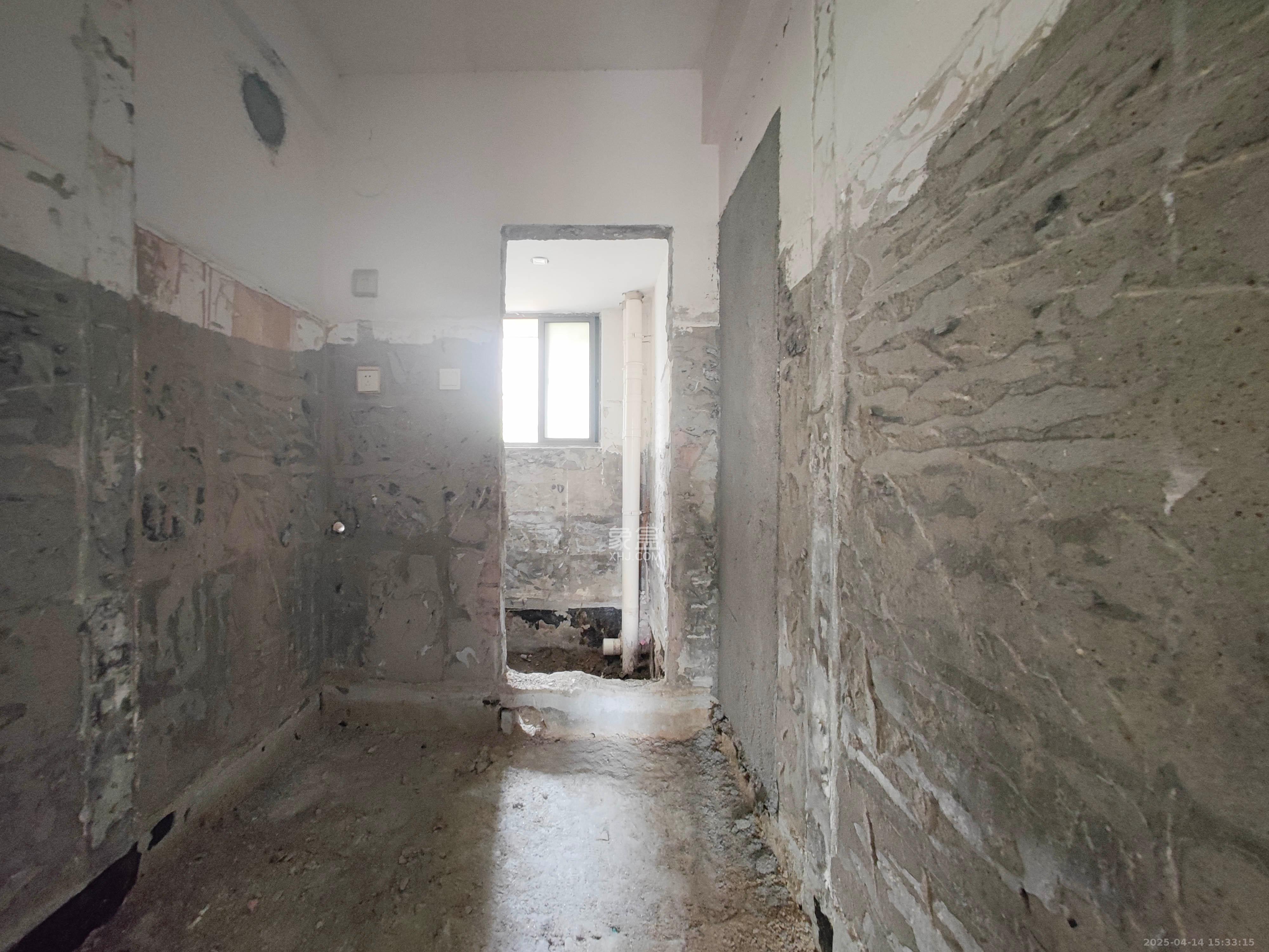 鑫天御景湾 3室2厅2卫 106.0万 鑫天御景湾 3室2厅2卫 106.0万卫生间