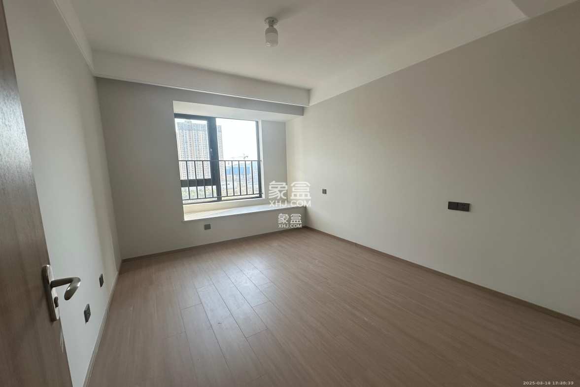 华润凯旋门一期 5室2厅2卫 5500.0元/月 华润凯旋门一期 5室2厅2卫 5500.0元/月室内图