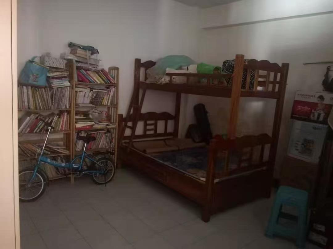 大天花园 2室1厅1卫 90.0万 大天花园 2室1厅1卫 90.0万客厅