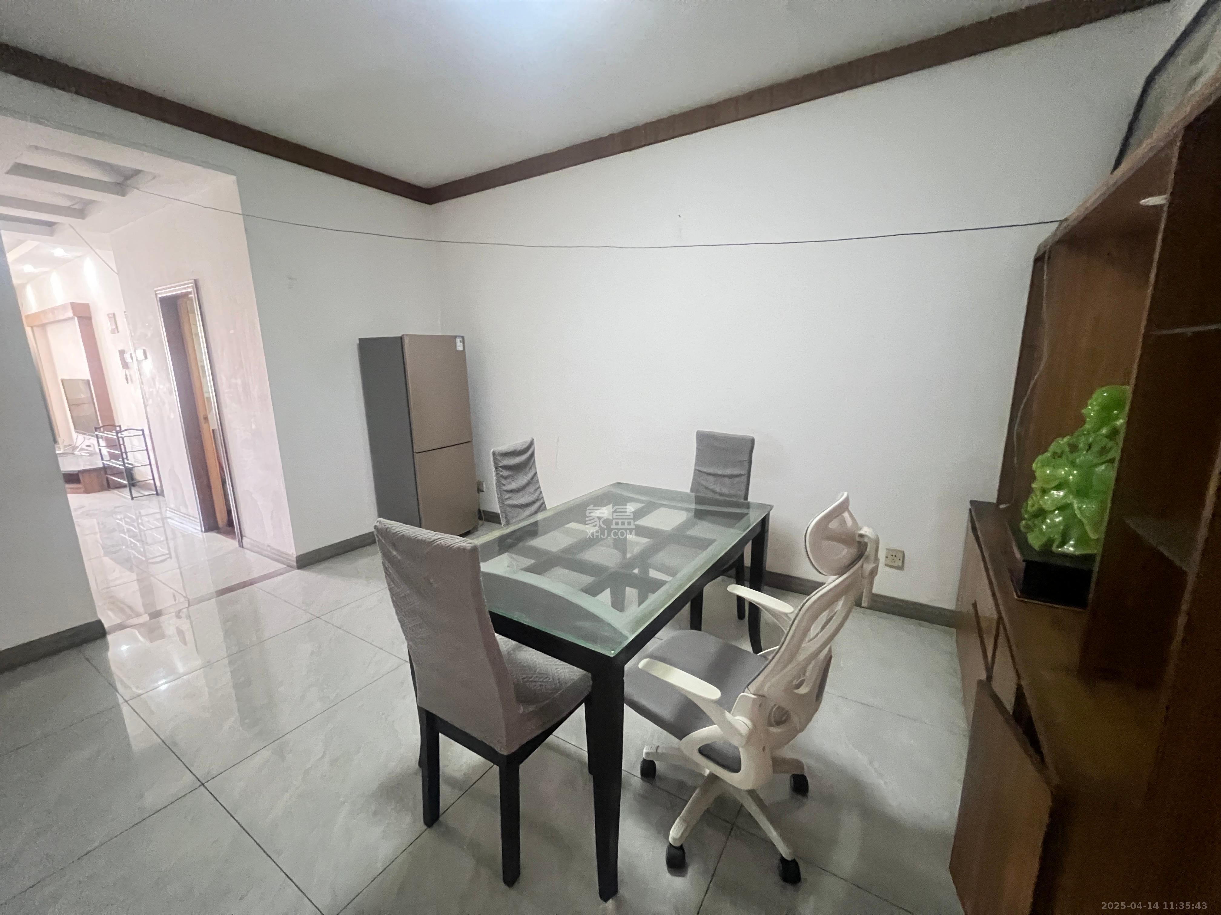 和光公寓 3室2厅1卫 2300.0元/月 和光公寓 3室2厅1卫 2300.0元/月室内图