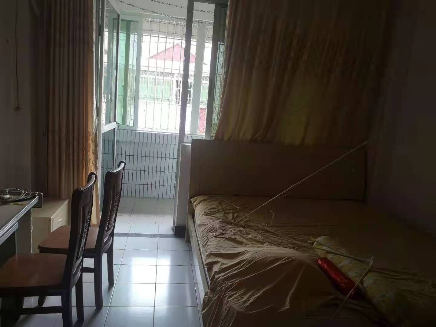 大天花园 2室1厅1卫 90.0万 大天花园 2室1厅1卫 90.0万客厅