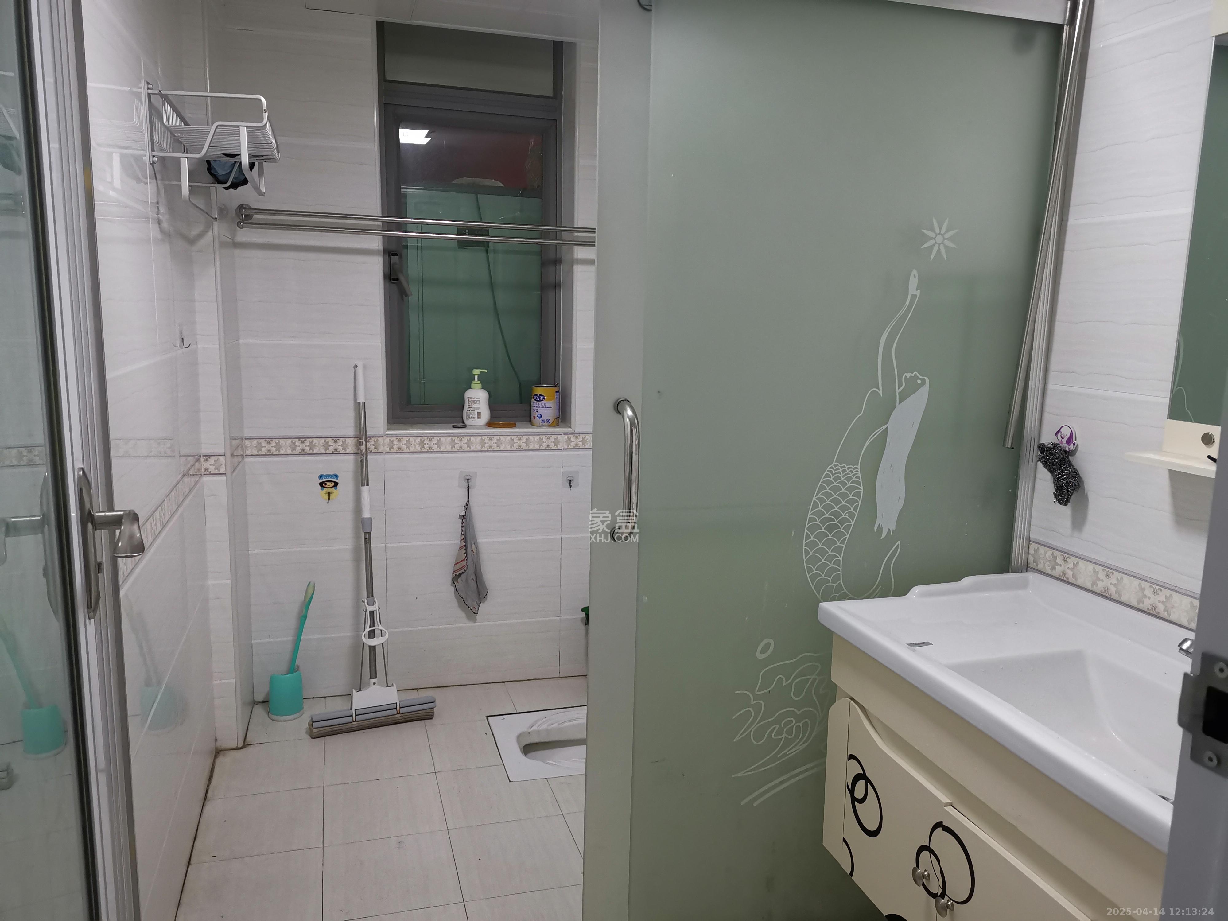 新城新世界一二三期 3室2厅2卫 2700.0元/月 新城新世界一二三期 3室2厅2卫 2700.0元/月室内图