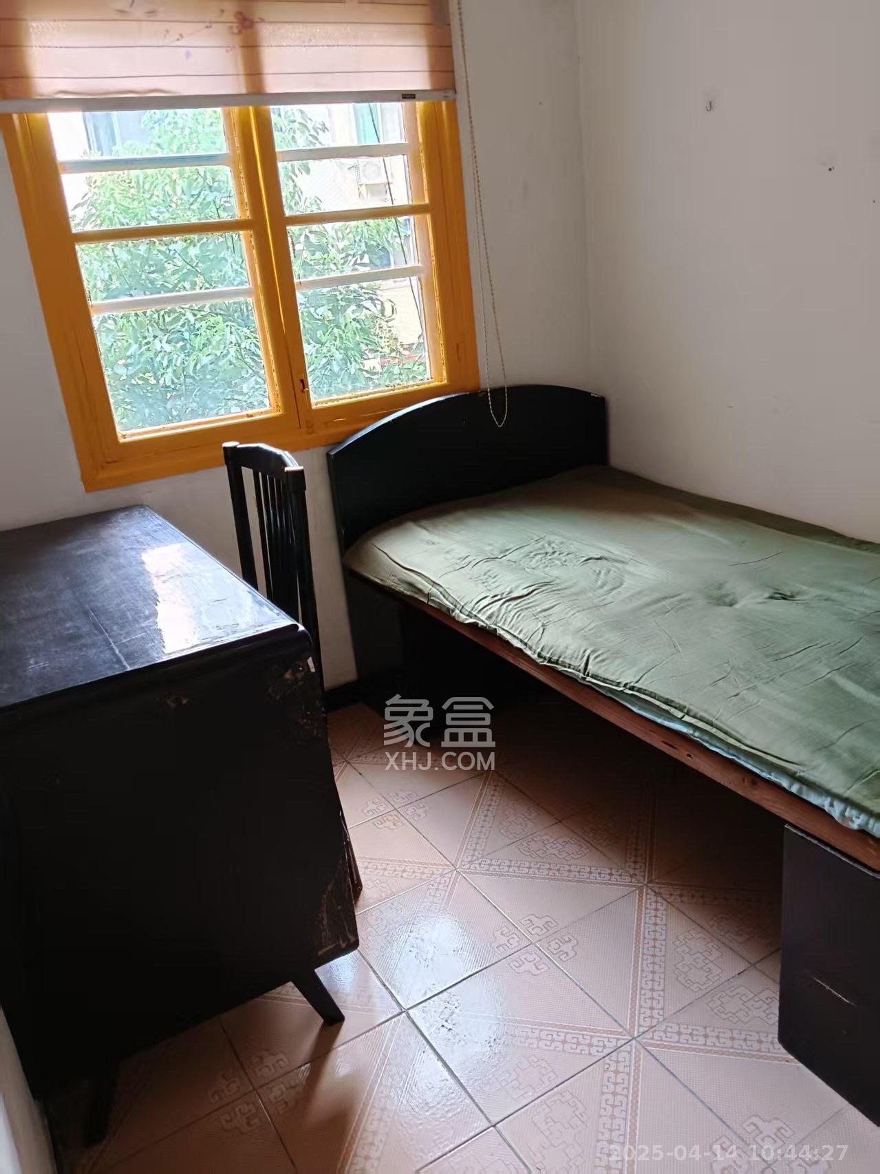 省进出口公司宿舍 3室2厅1卫 1100.0元/月 省进出口公司宿舍 3室2厅1卫 1100.0元/月室内图