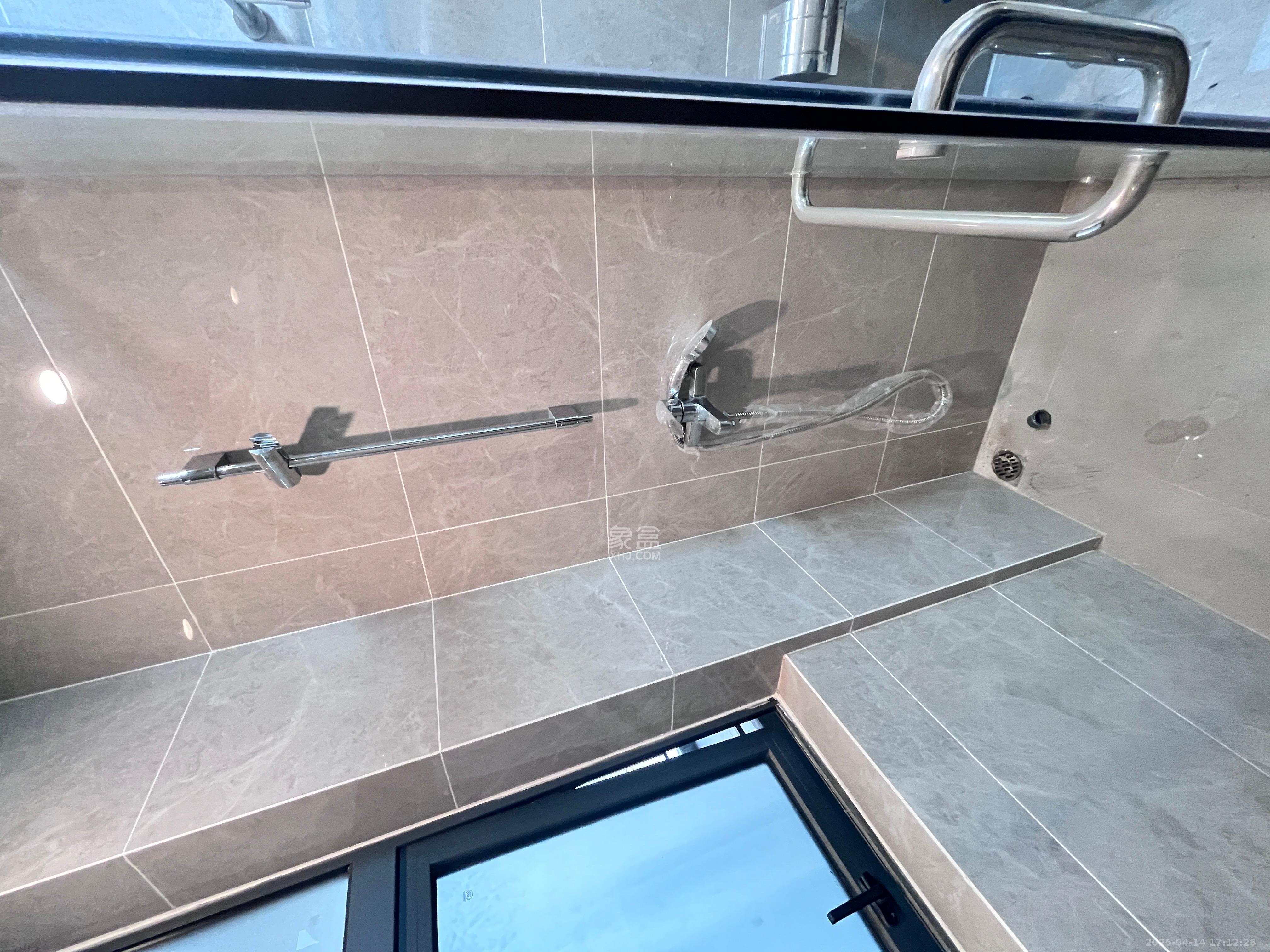 欣利梅溪左岸 3室2厅2卫 2800.0元/月 欣利梅溪左岸 3室2厅2卫 2800.0元/月室内图