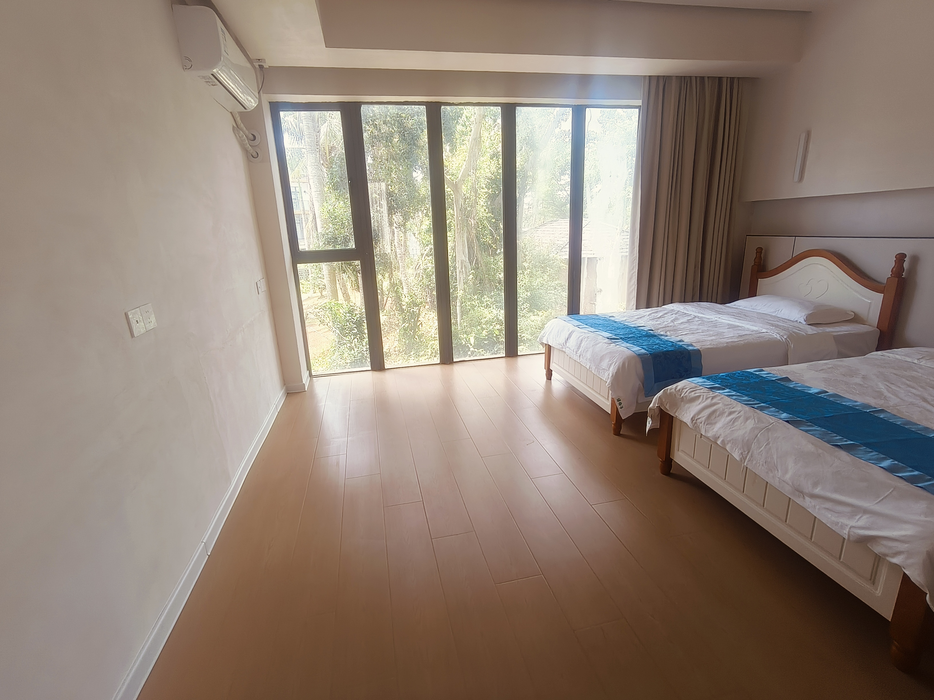 鸿洲江山 14室2厅2卫 20000.0元/月 鸿洲江山 14室2厅2卫 20000.0元/月室内图