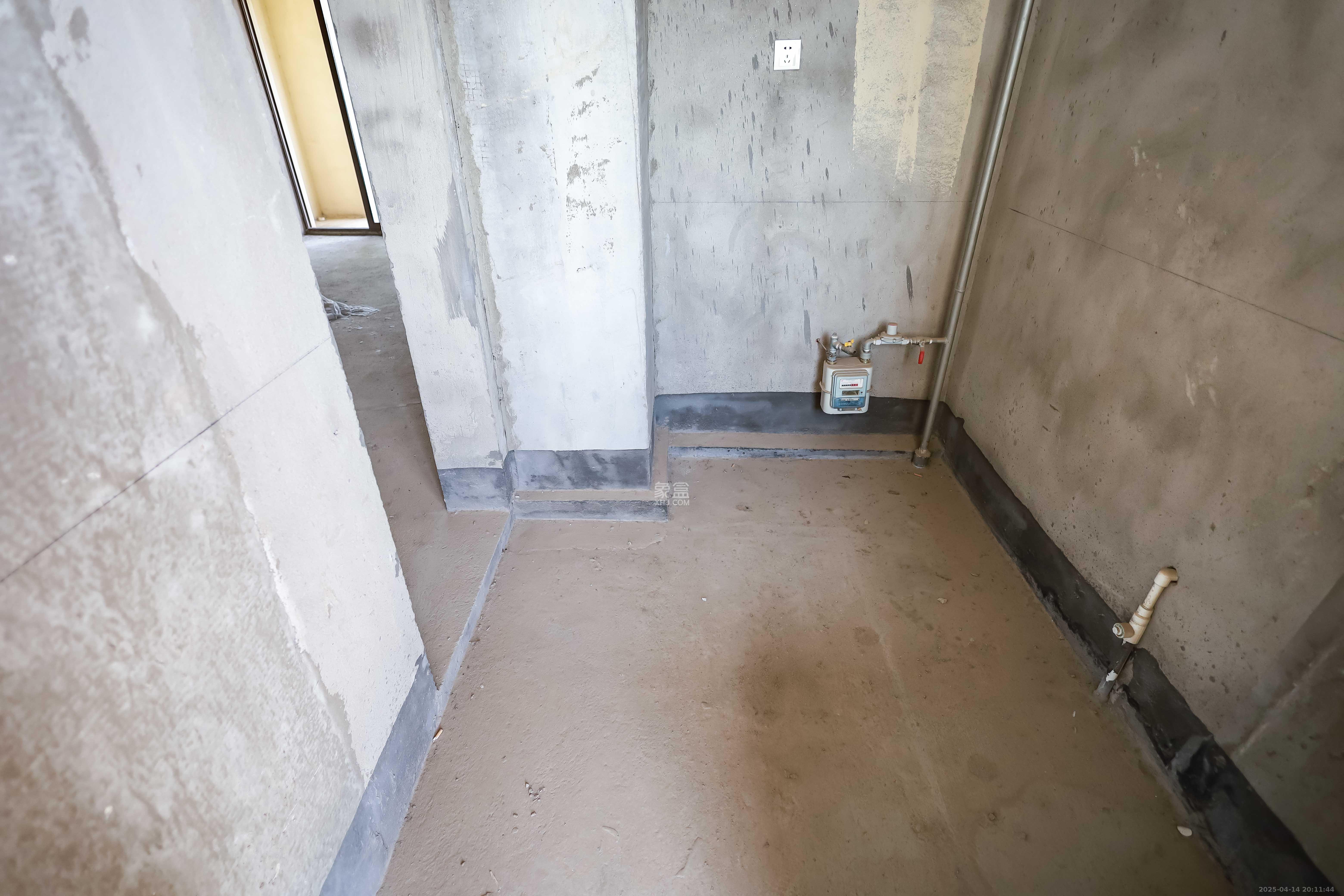 卓越蔚蓝海岸三期  3室2厅1卫   89.90万厨房