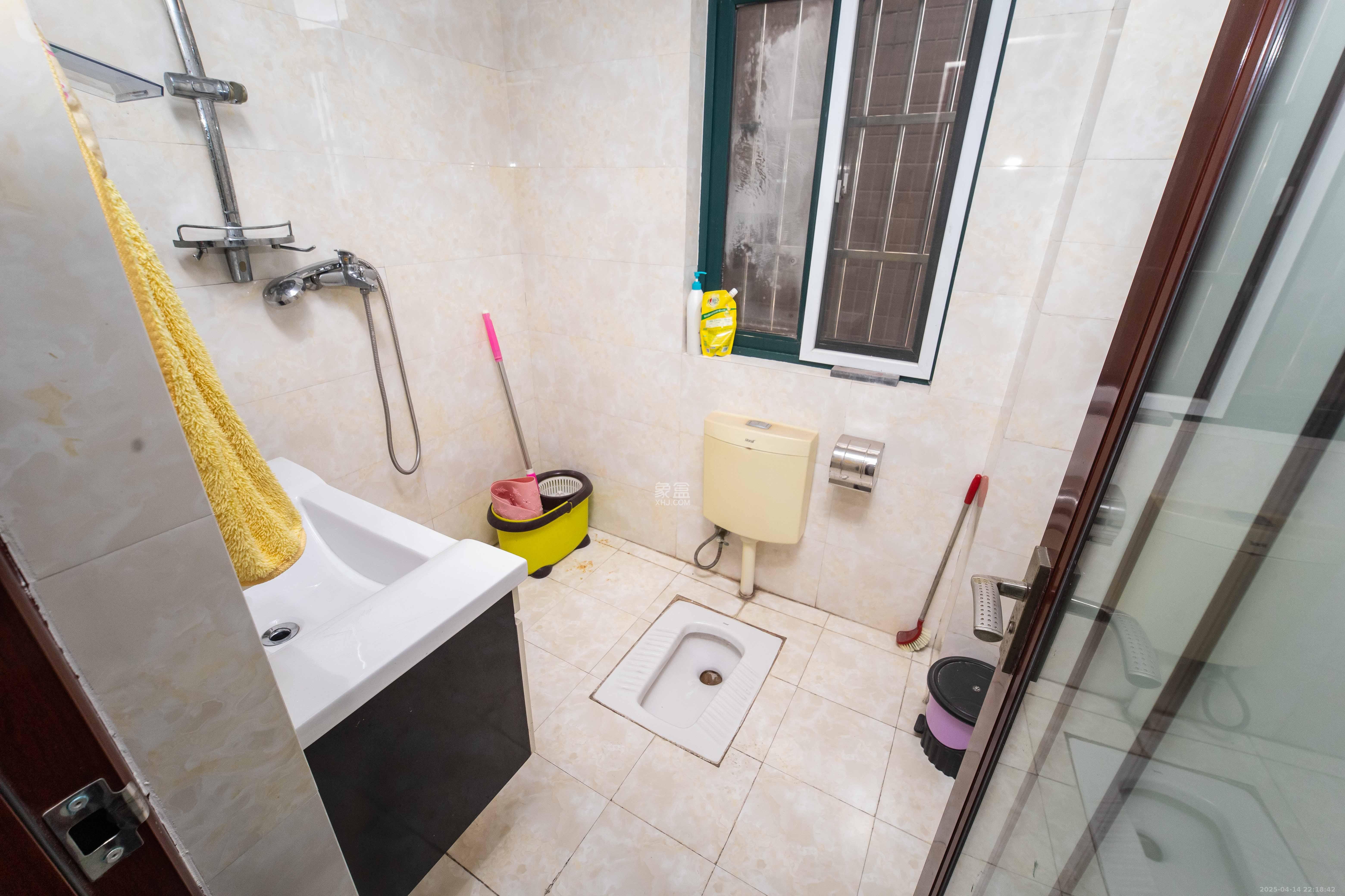 凯乐湘园 3室2厅2卫 90.0万 凯乐湘园 3室2厅2卫 90.0万卫生间